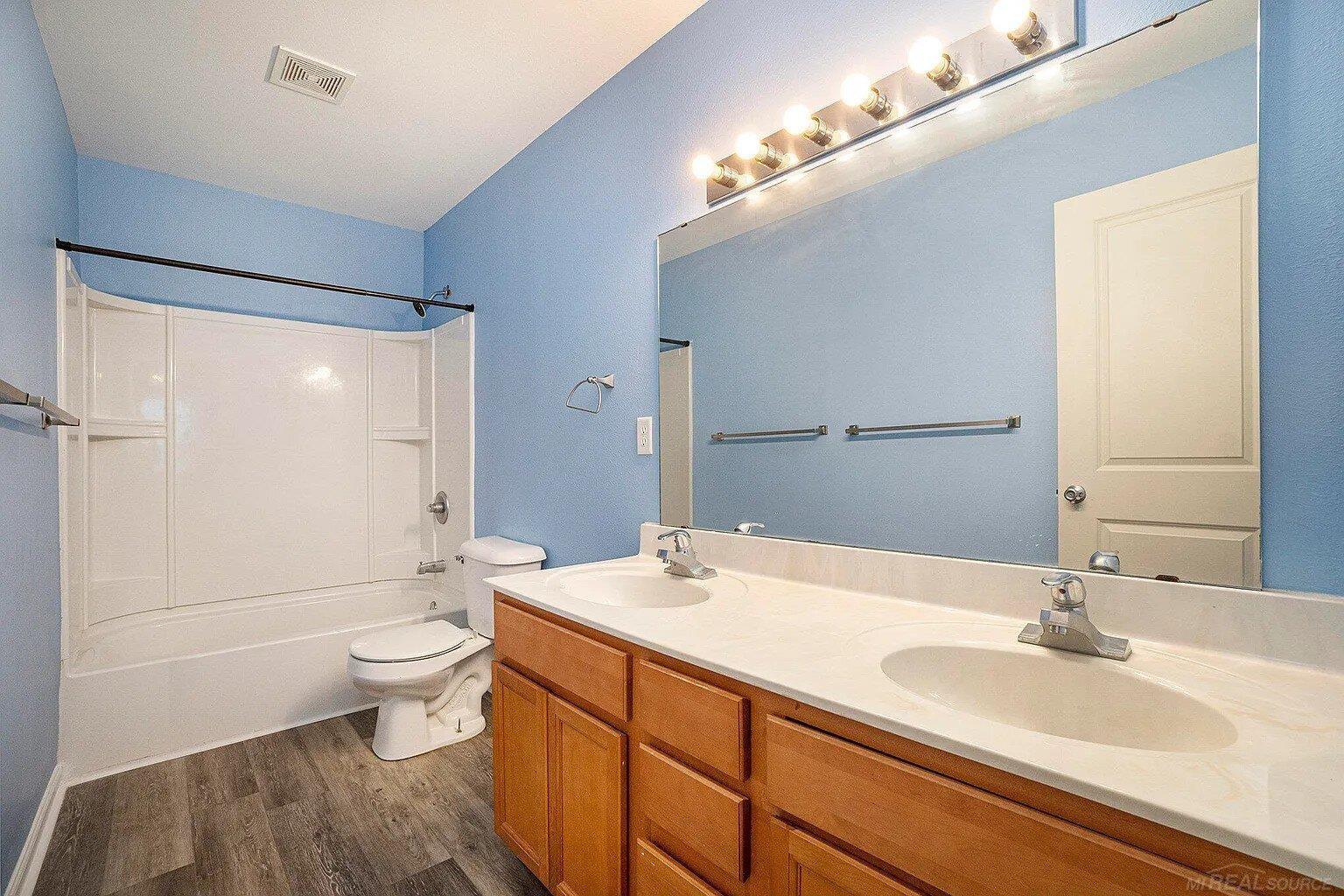 6231 Stable Glen Court Property Photo 5