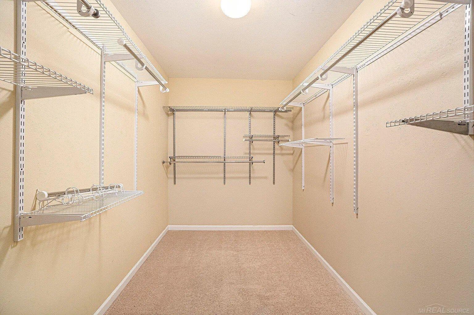 6231 Stable Glen Court Property Photo 13