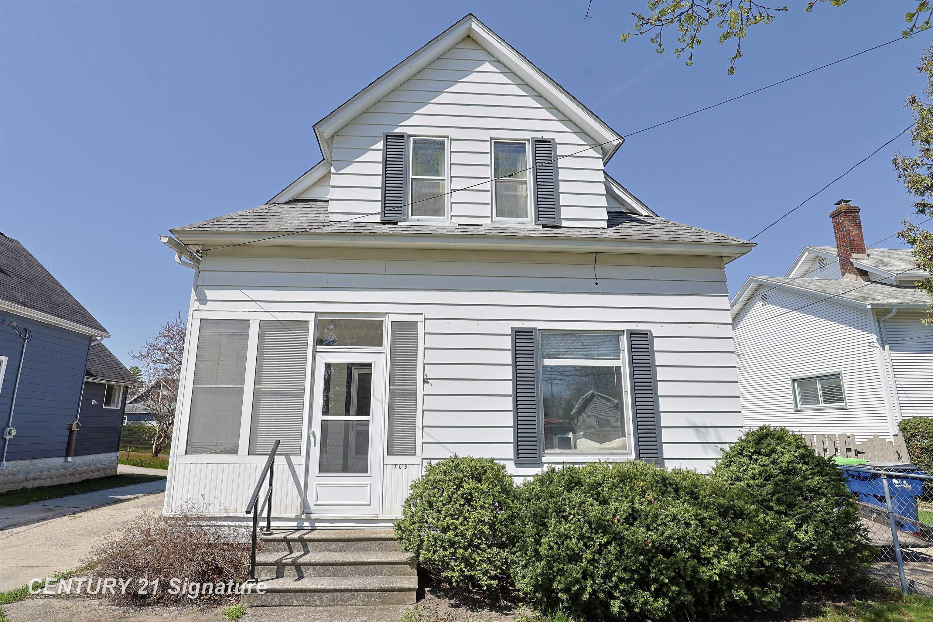706 S Lincoln Street Property Photo 2