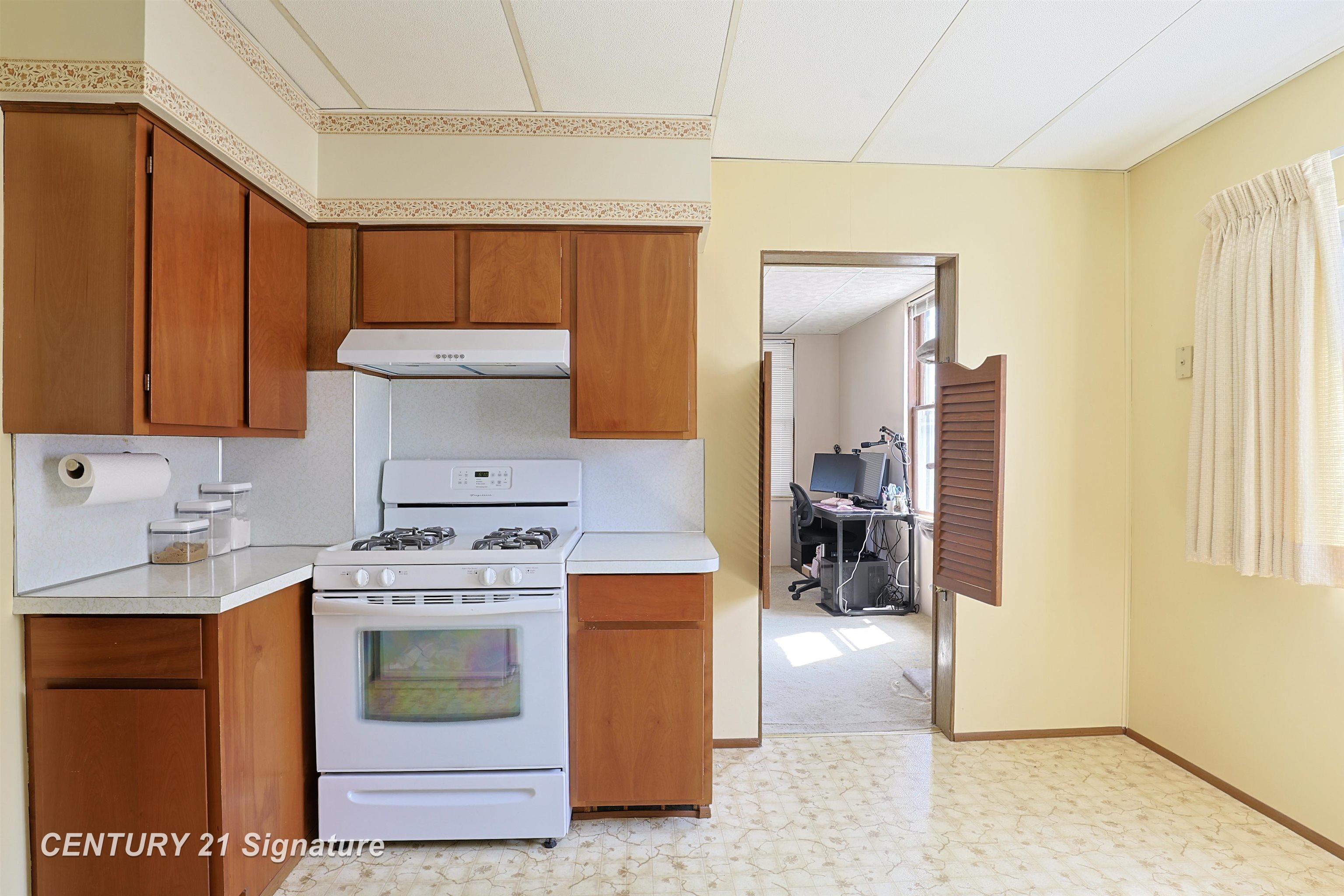 706 S Lincoln Street Property Photo 7