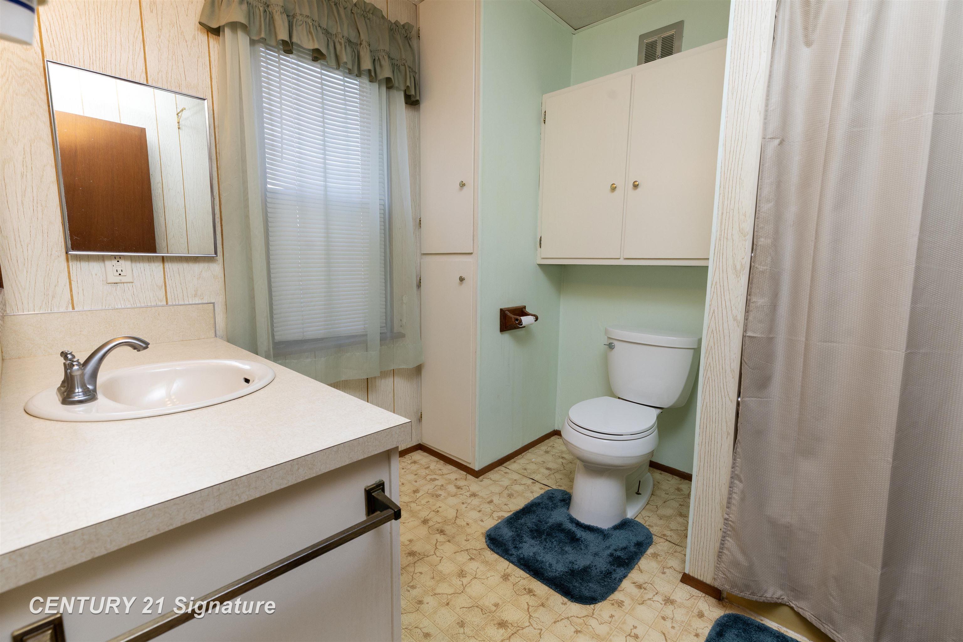 706 S Lincoln Street Property Photo 9