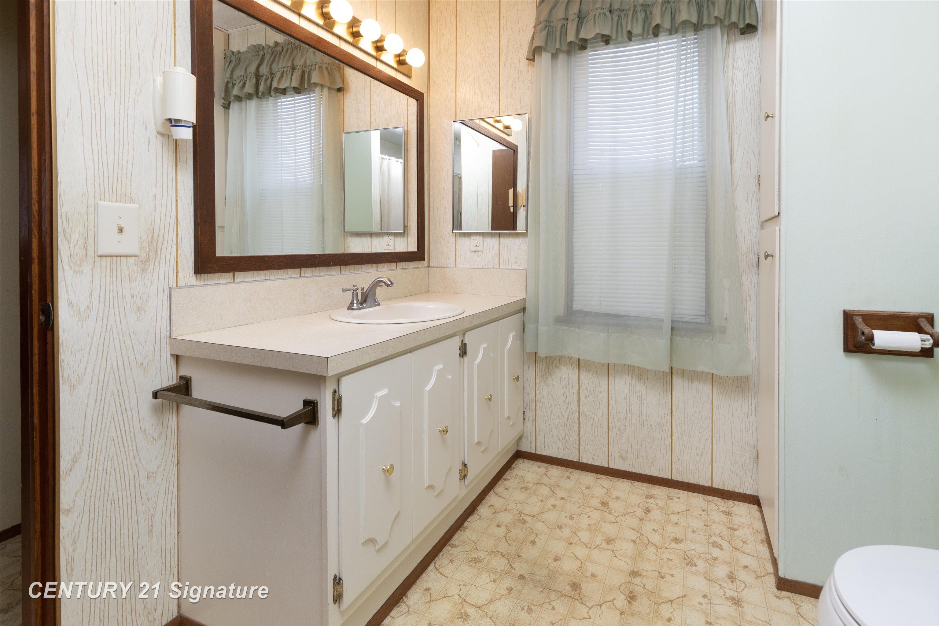 706 S Lincoln Street Property Photo 10