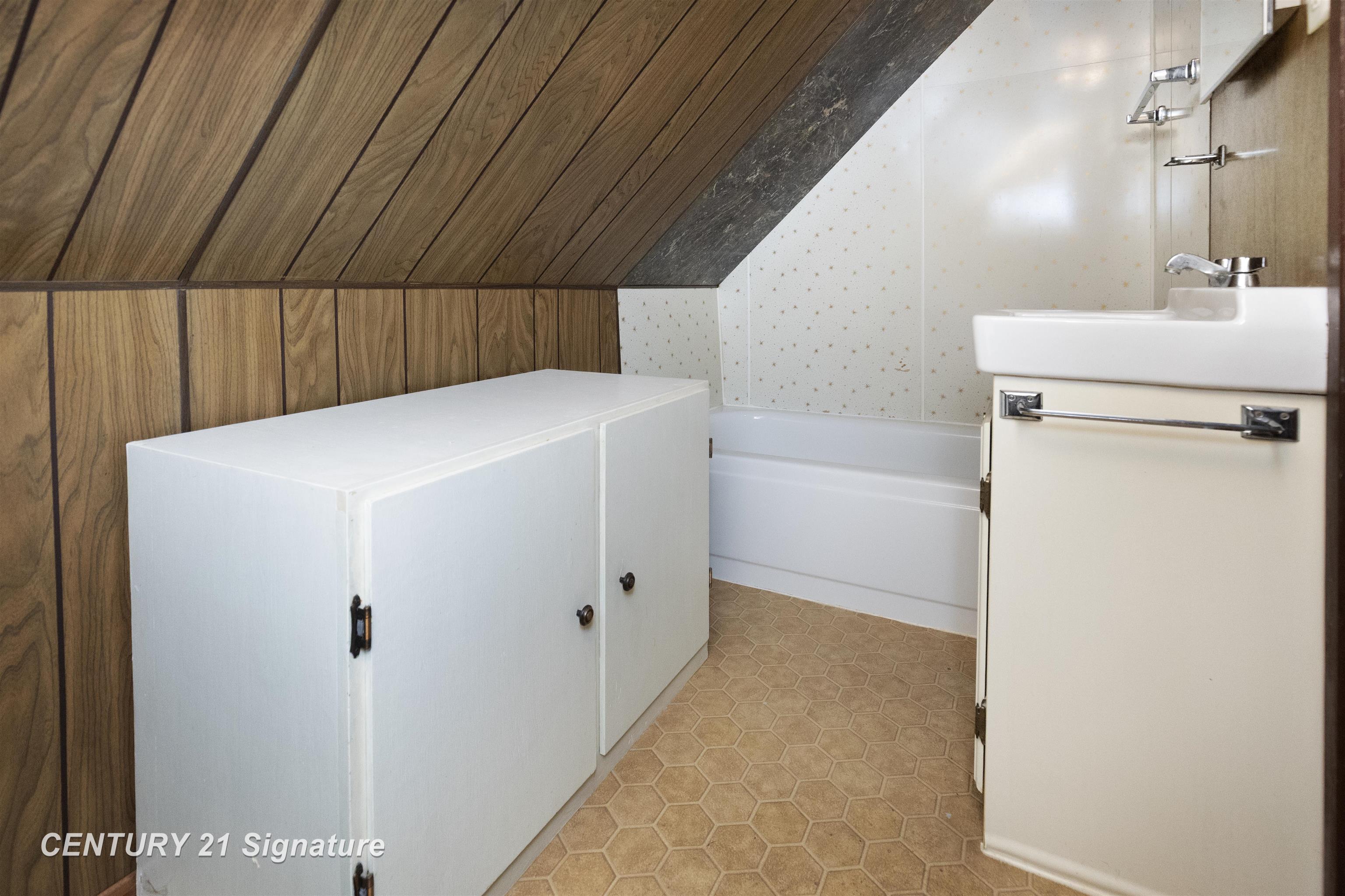 706 S Lincoln Street Property Photo 15