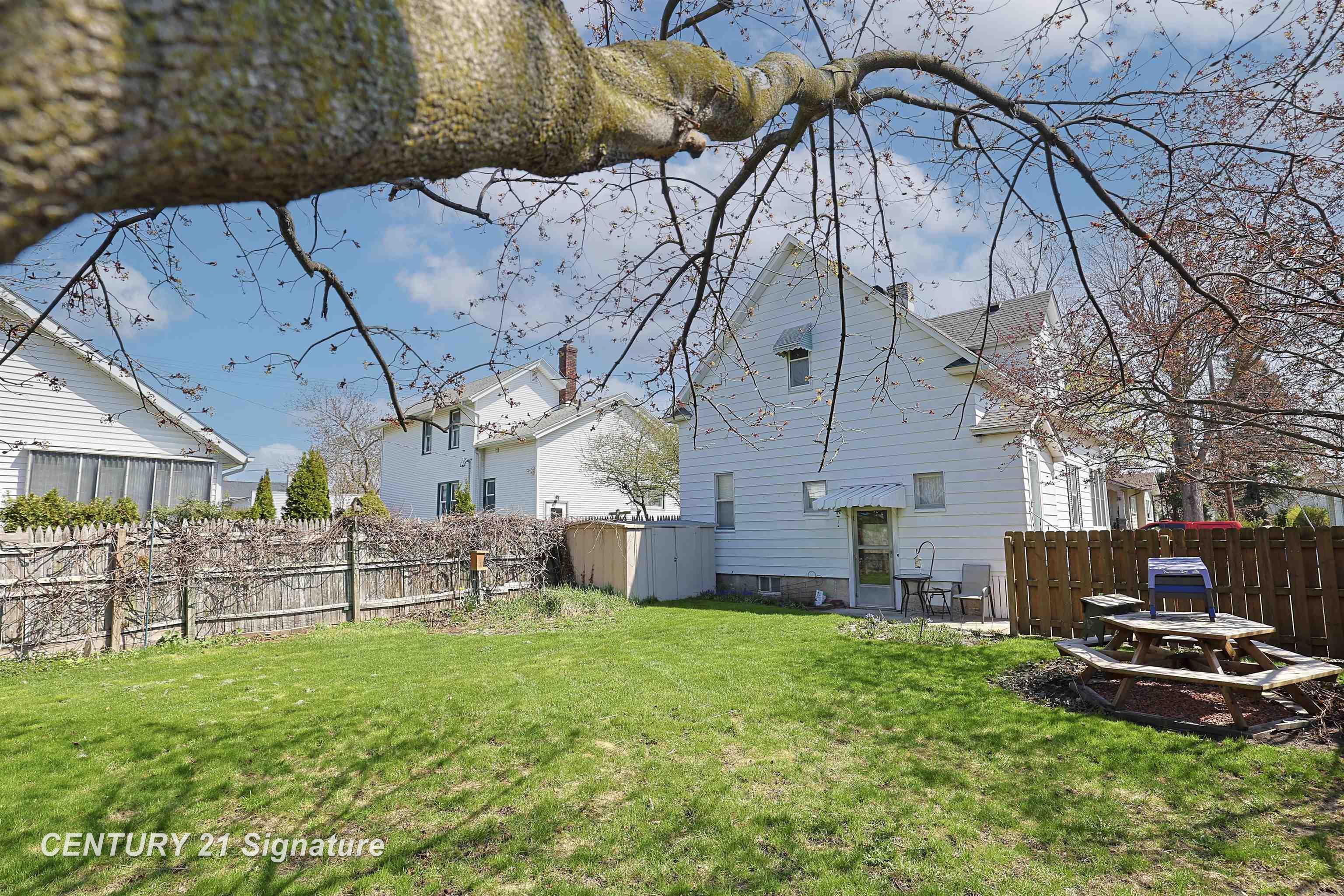 706 S Lincoln Street Property Photo 23