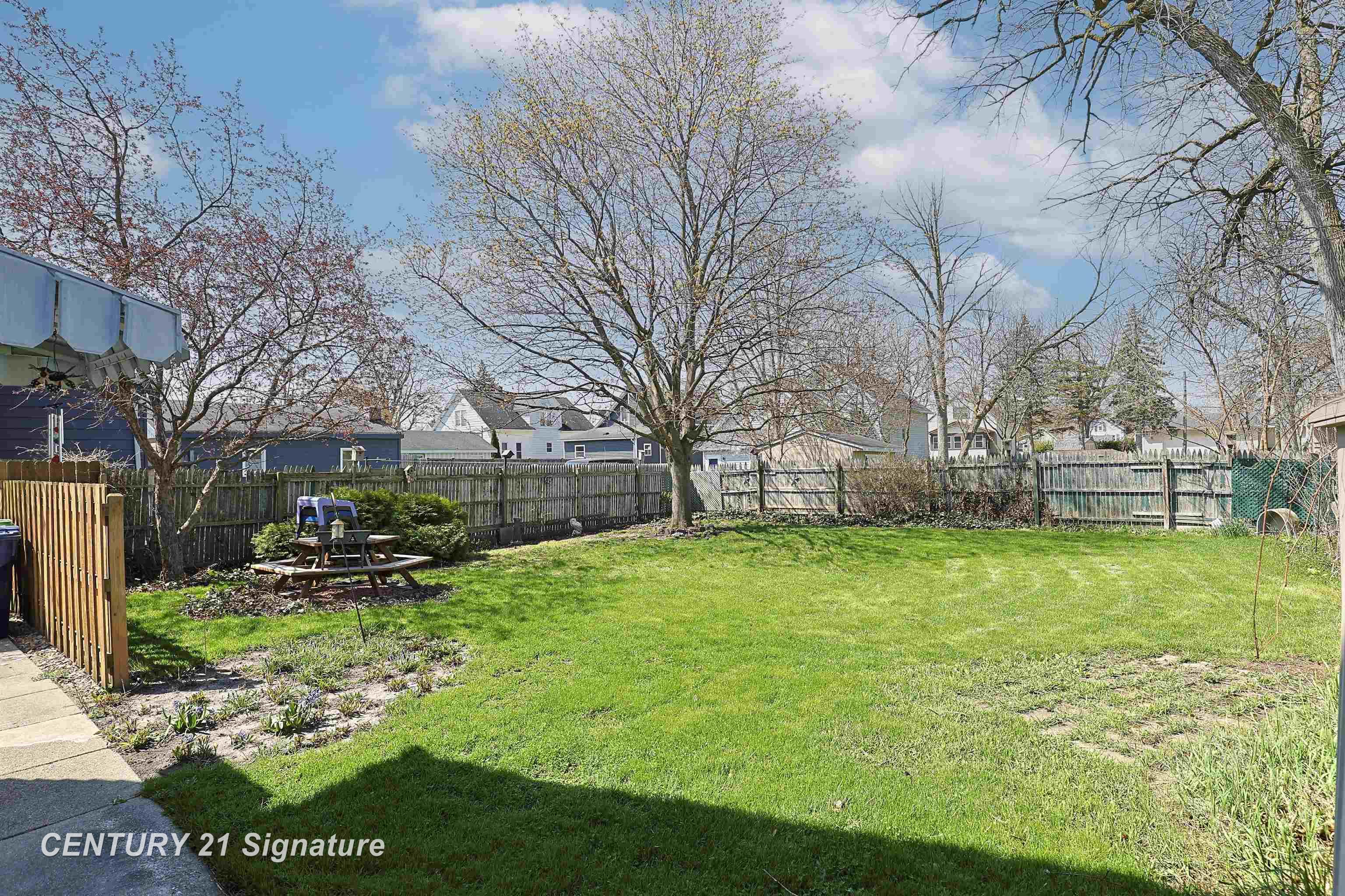 706 S Lincoln Street Property Photo 24