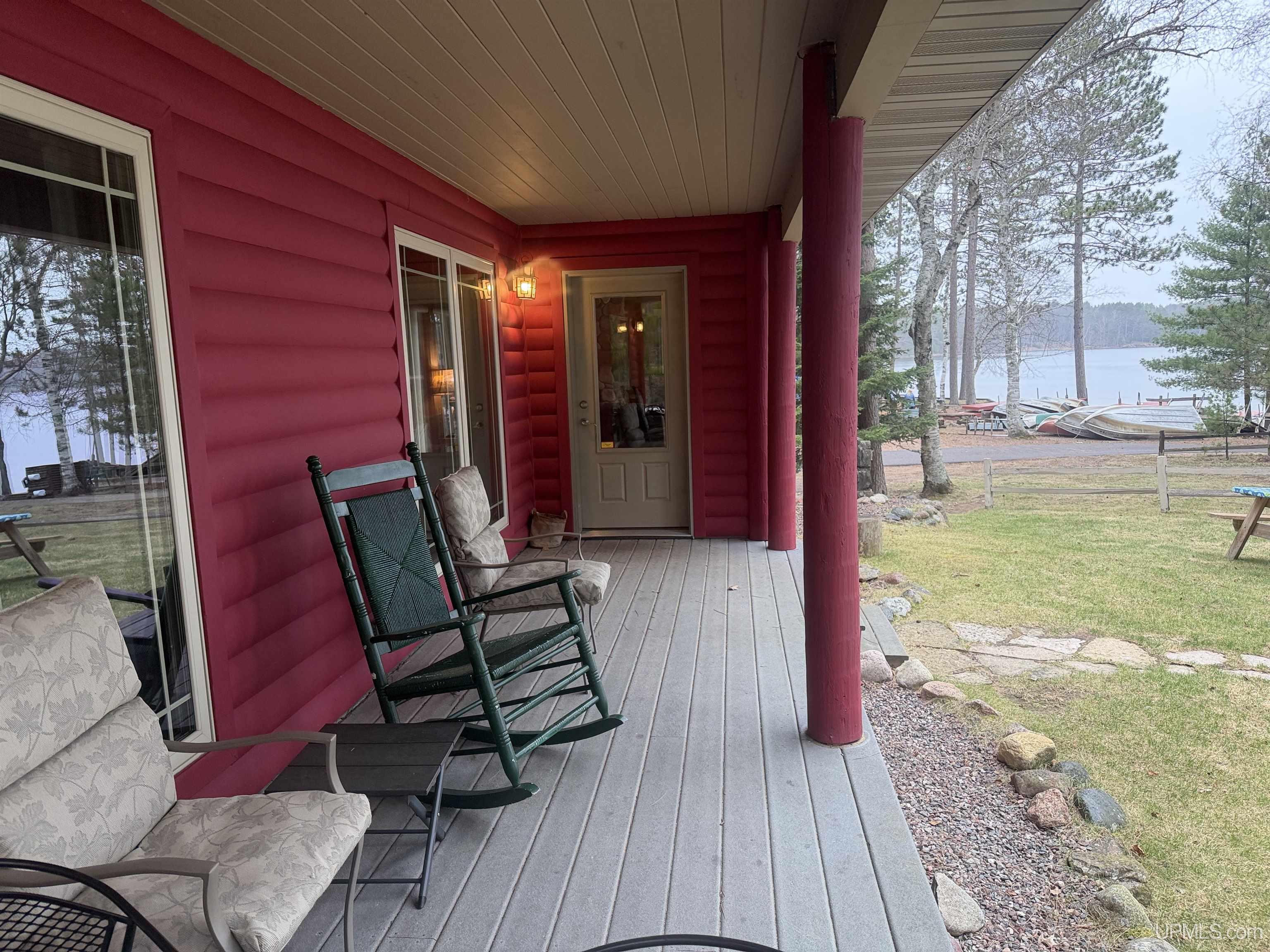 1066 Cedaroma Drive Property Photo 4
