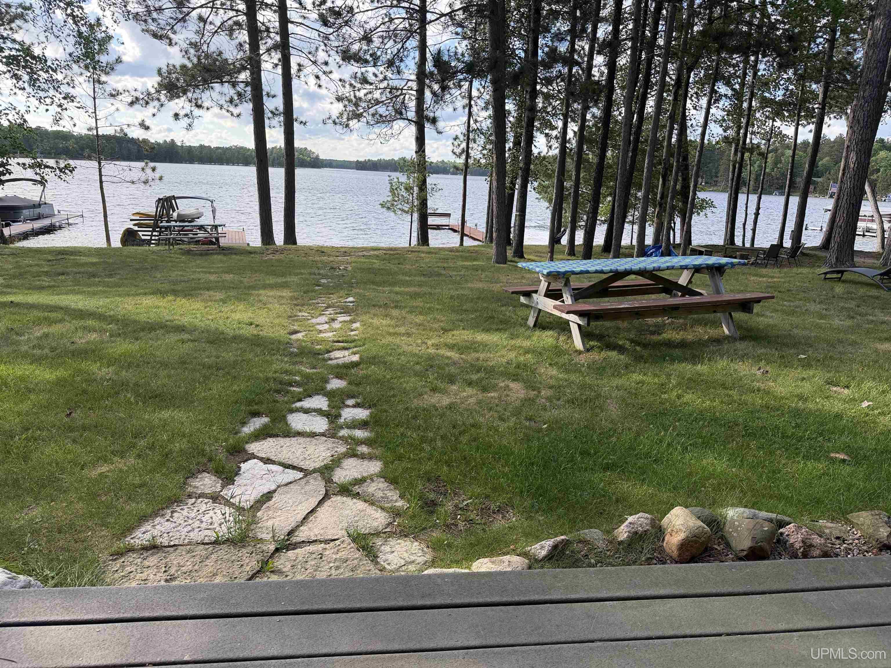 1066 Cedaroma Drive Property Photo 11
