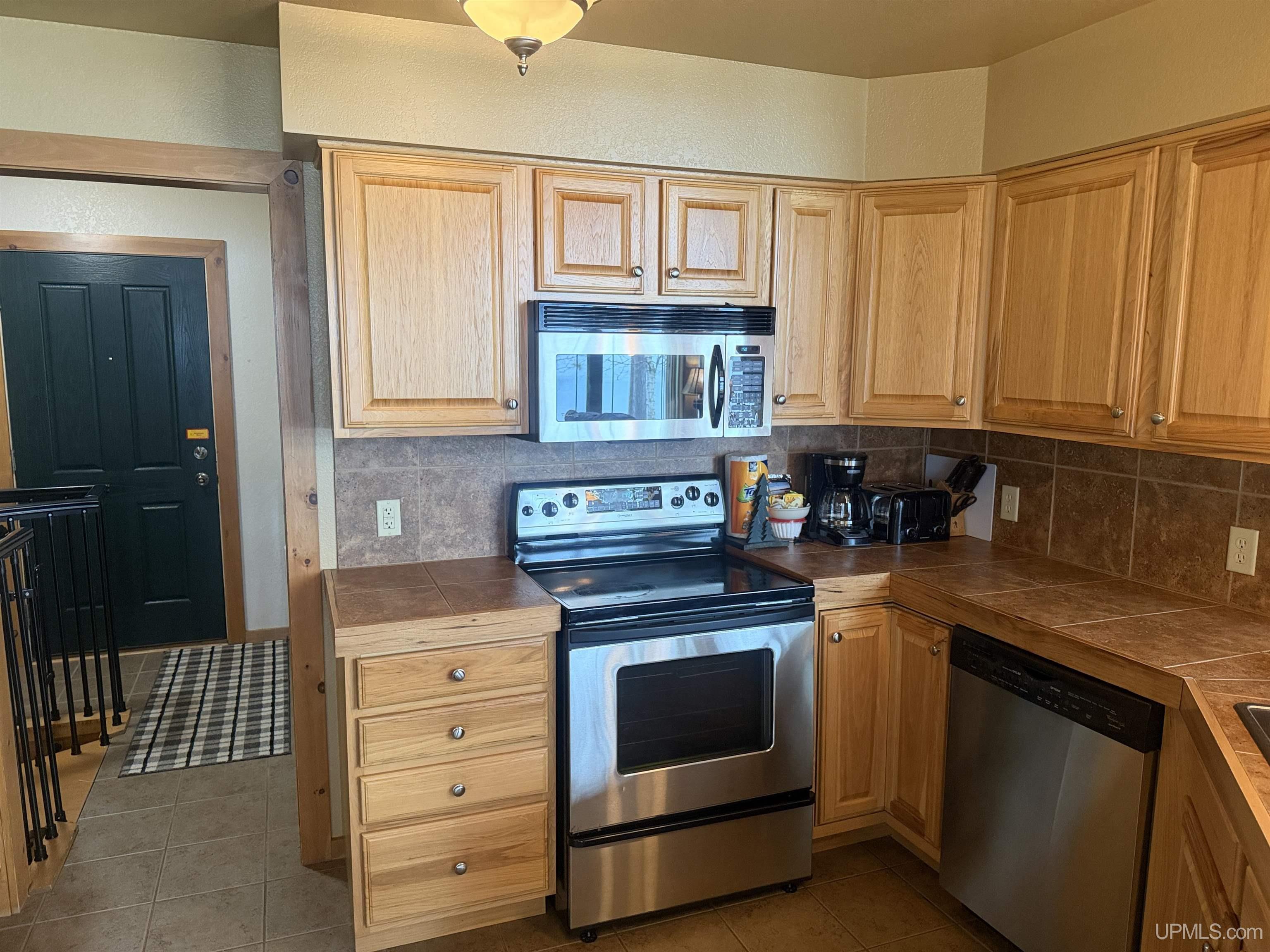 1066 Cedaroma Drive Property Photo 35