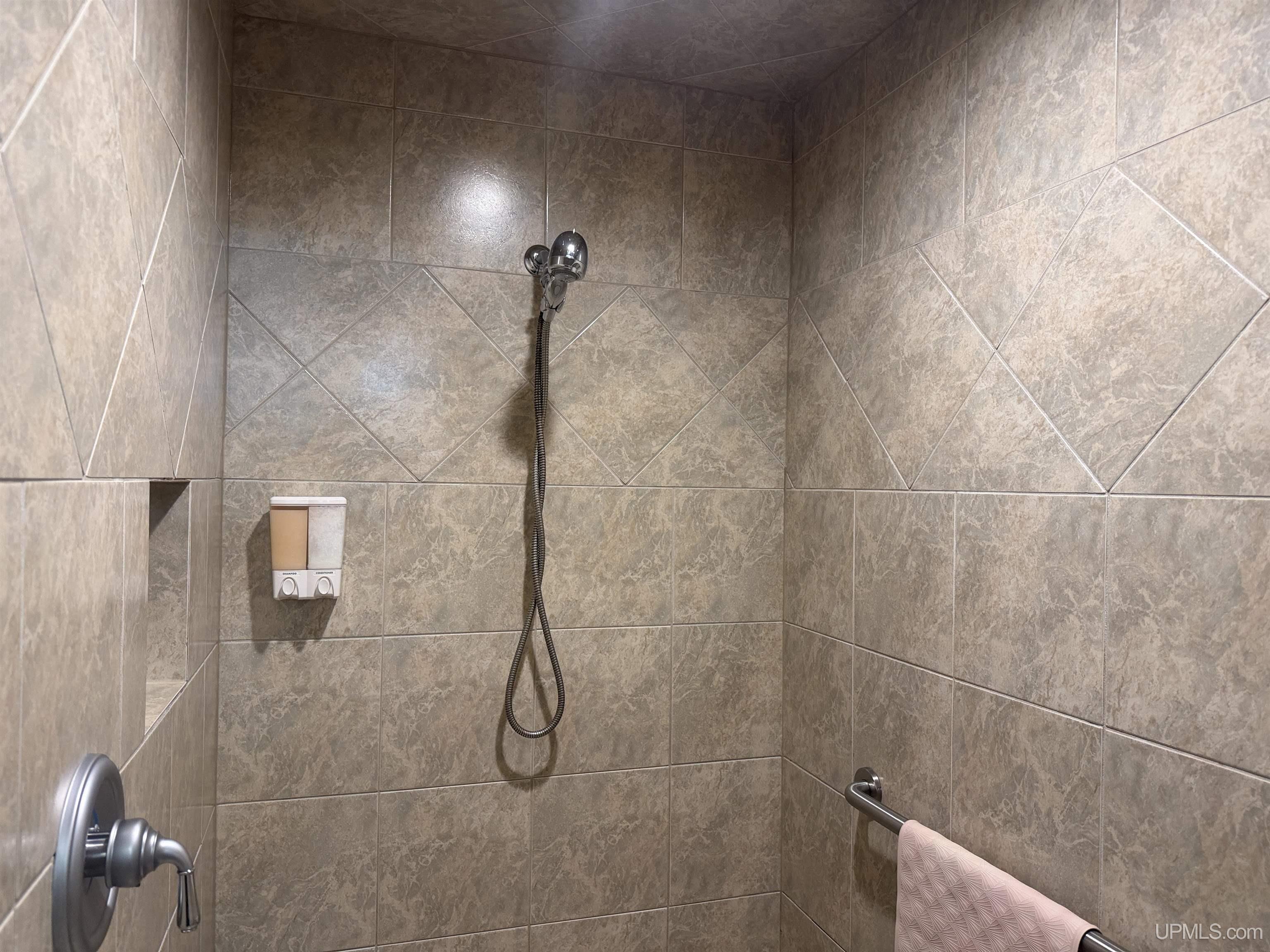 1066 Cedaroma Drive Property Photo 44
