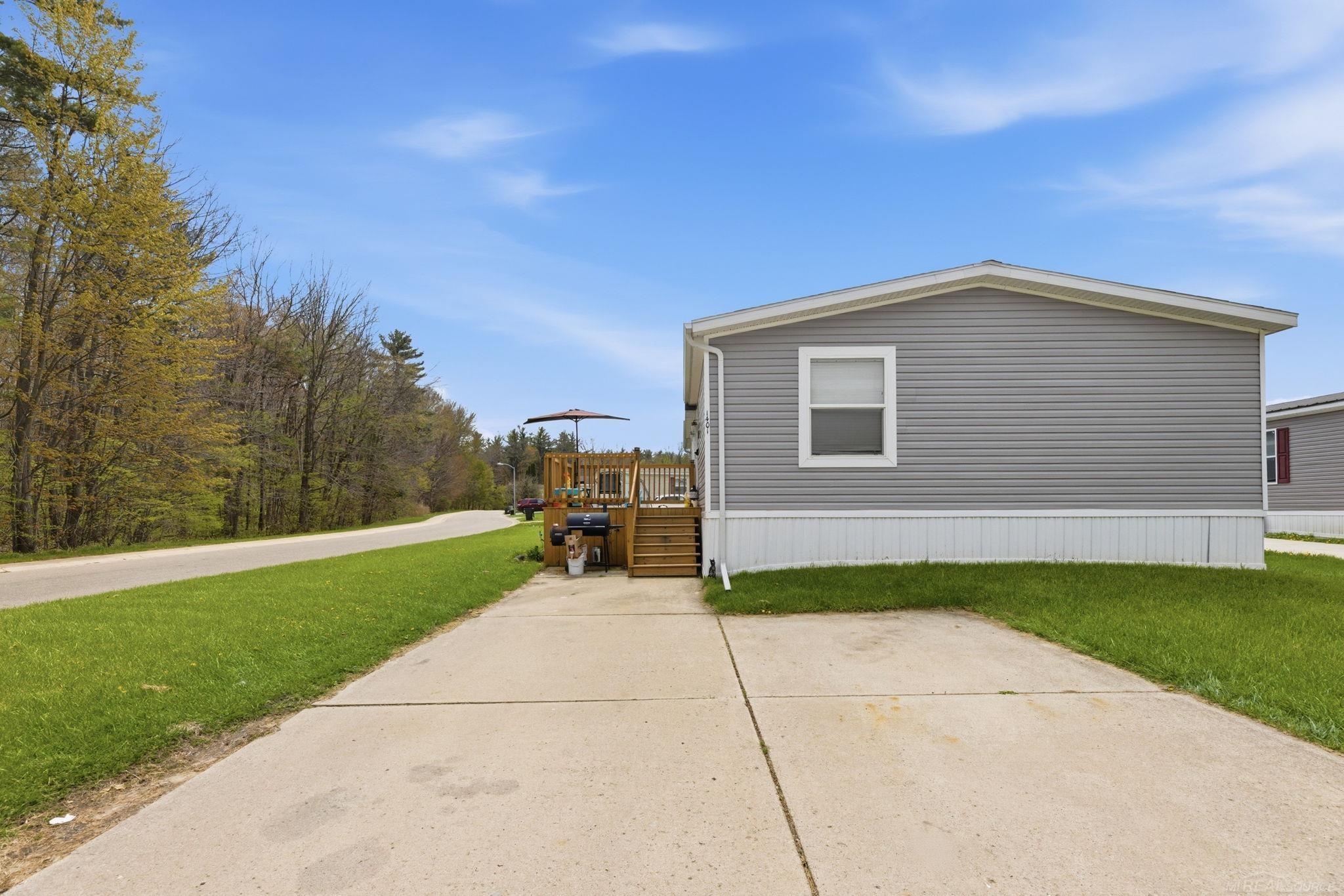 1401 Juniper Court Property Photo 3