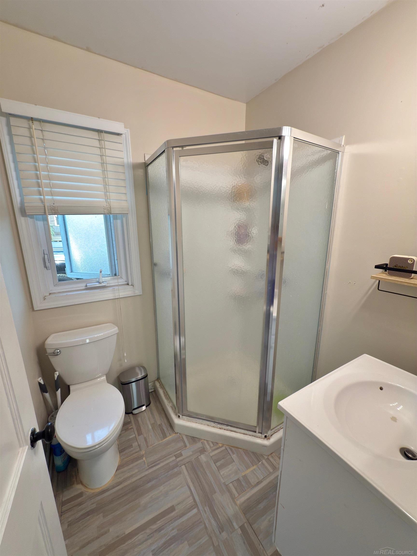 7525 Elmwood Road Property Photo 14