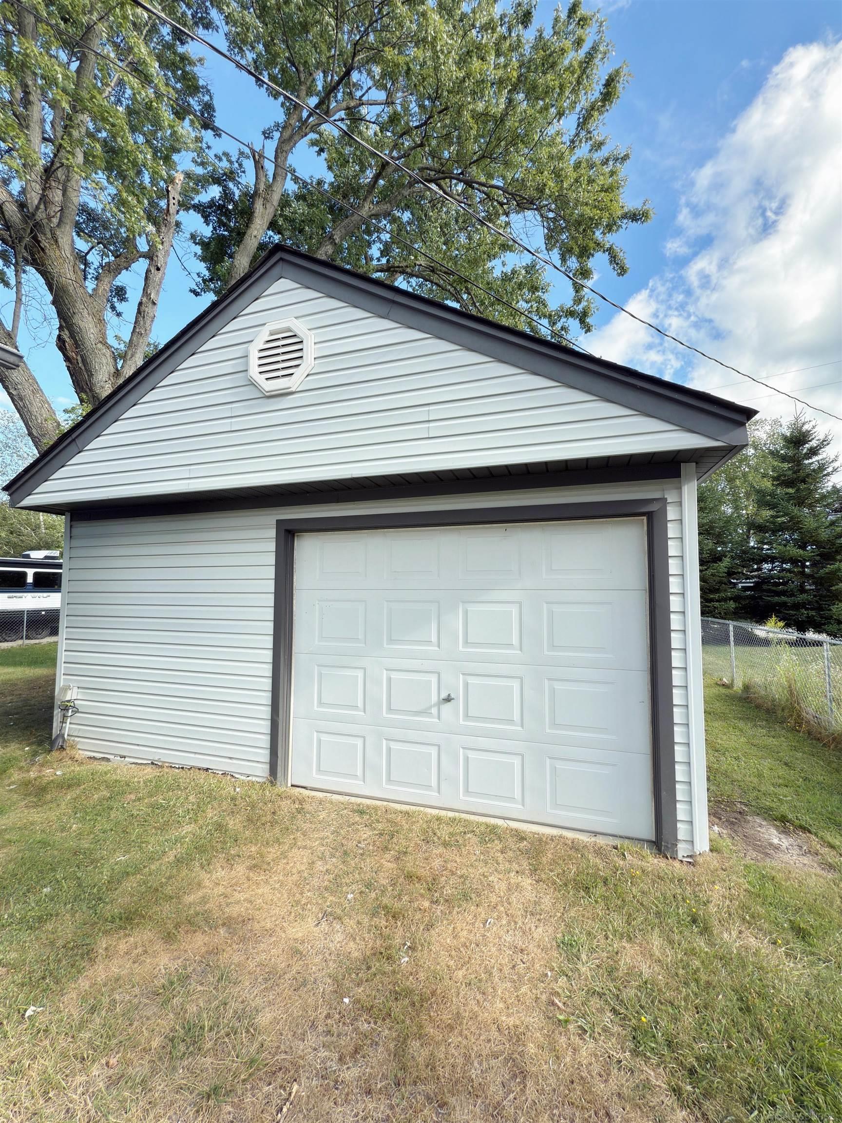 7525 Elmwood Road Property Photo 21