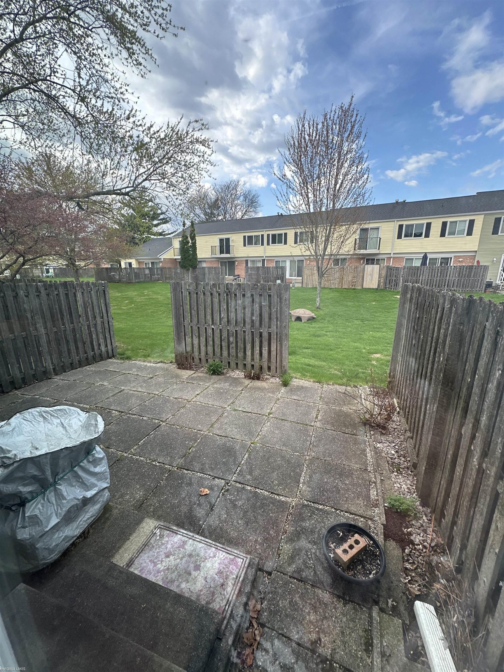 37398 Charter Oaks Boulevard Property Photo 8