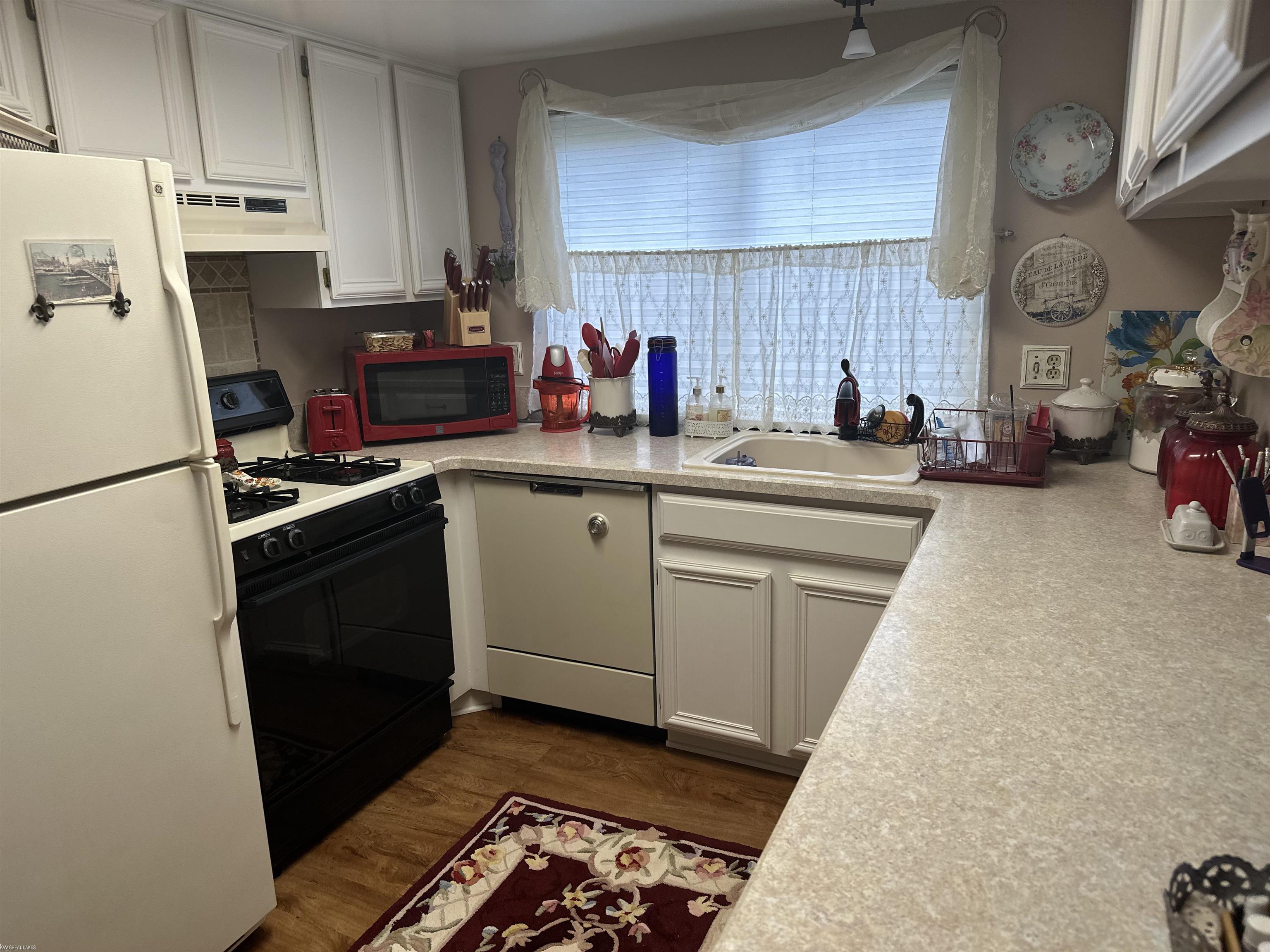 37398 Charter Oaks Boulevard Property Photo 11