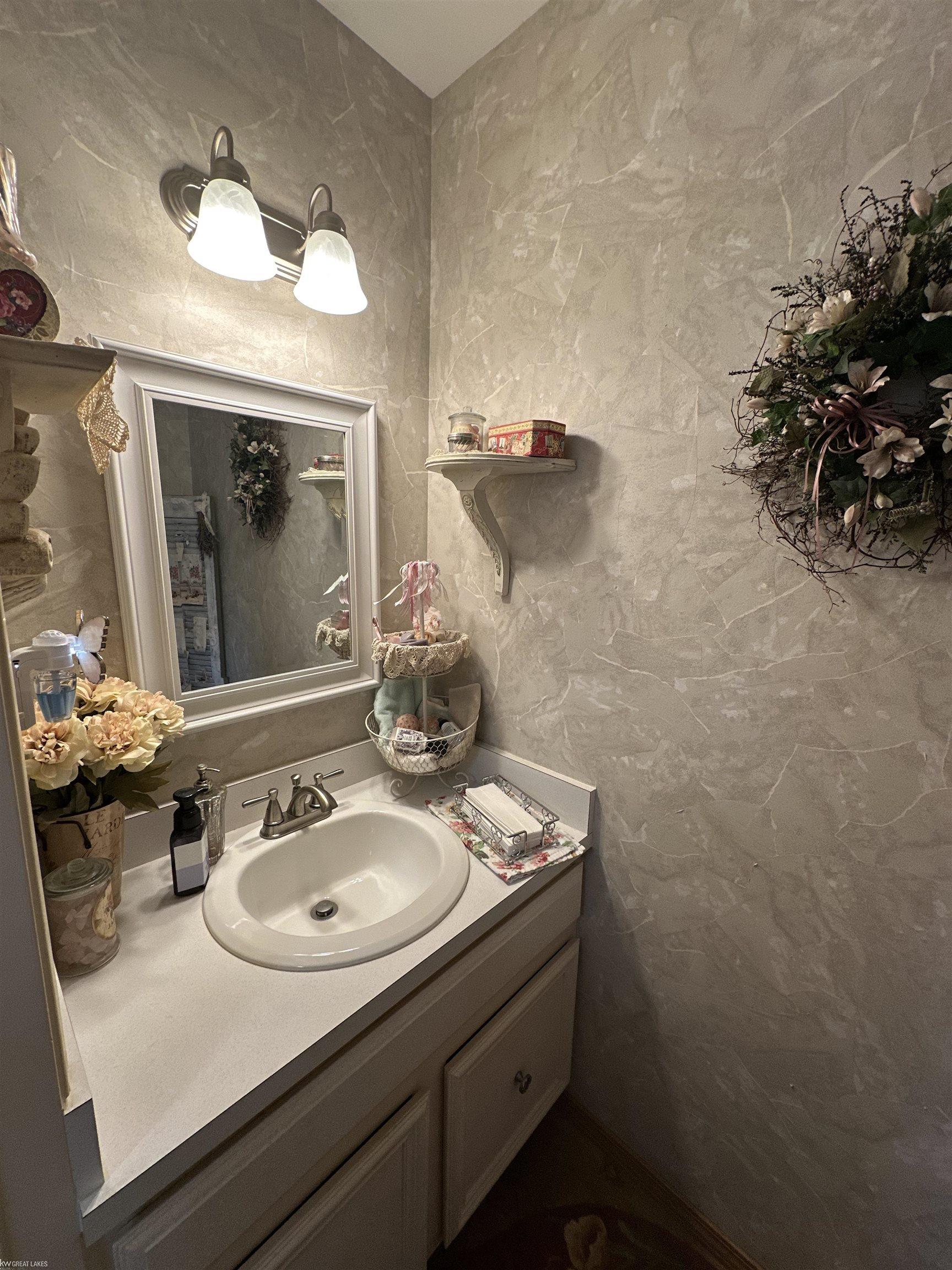37398 Charter Oaks Boulevard Property Photo 13