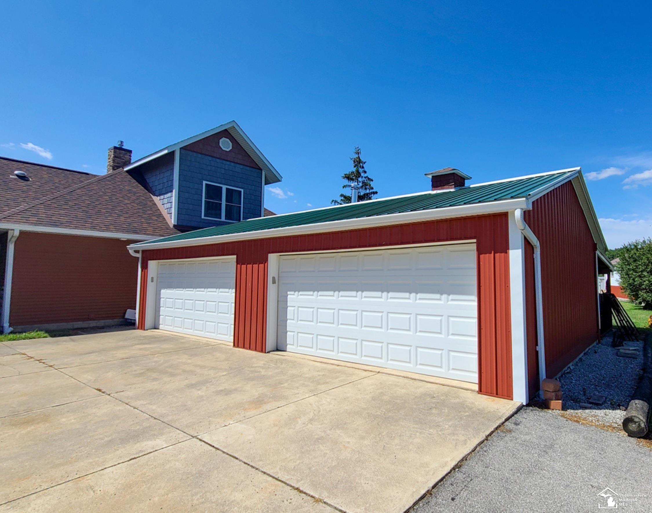 1827 Newport Road Property Photo 4