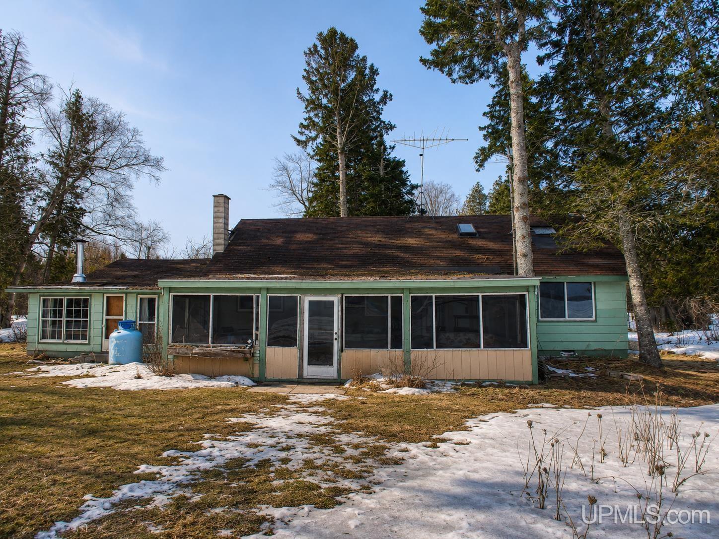 12083 Driftwood Drive Property Photo 3