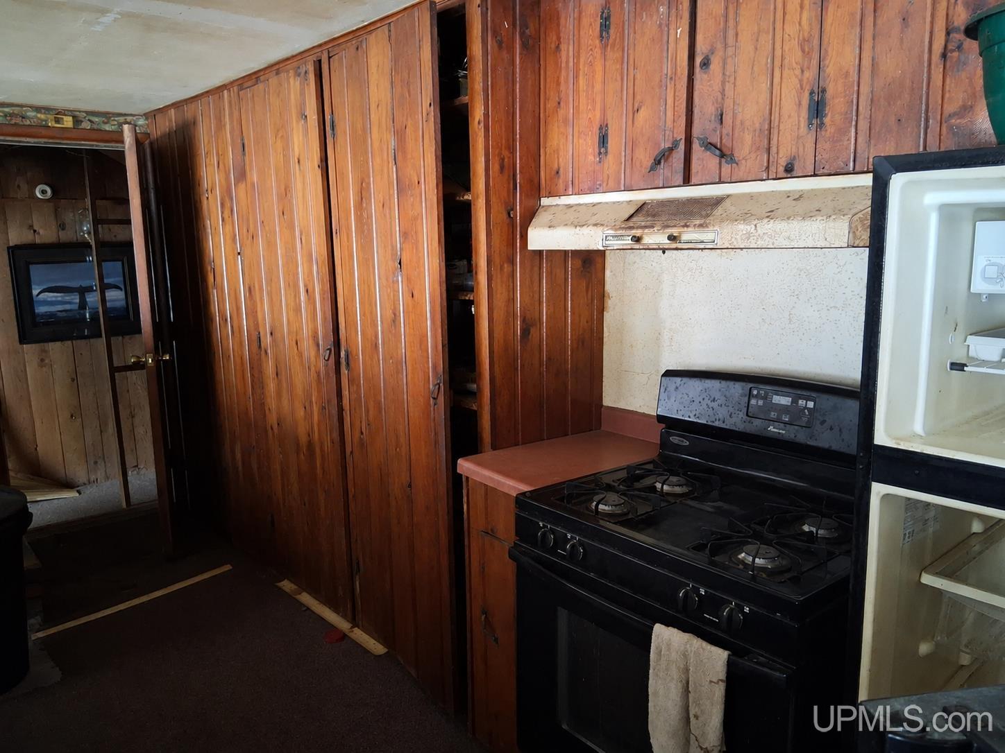 12083 Driftwood Drive Property Photo 8