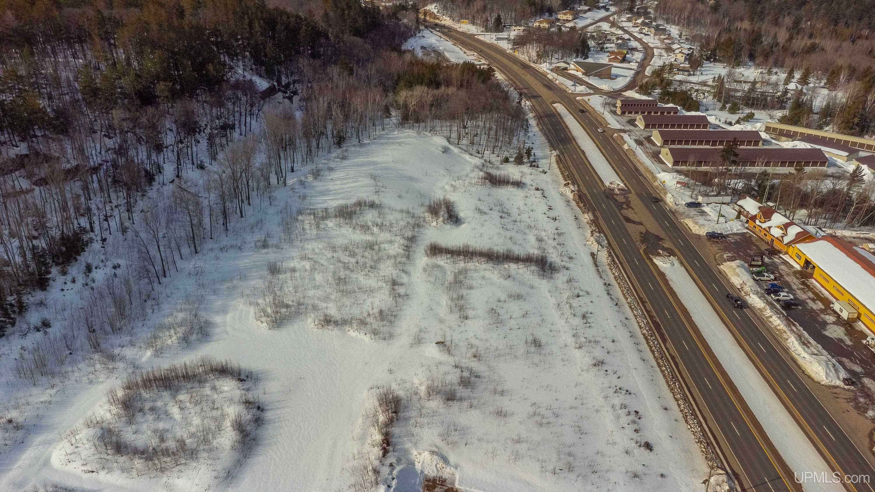 801 E Us 41 Highway Property Photo 5