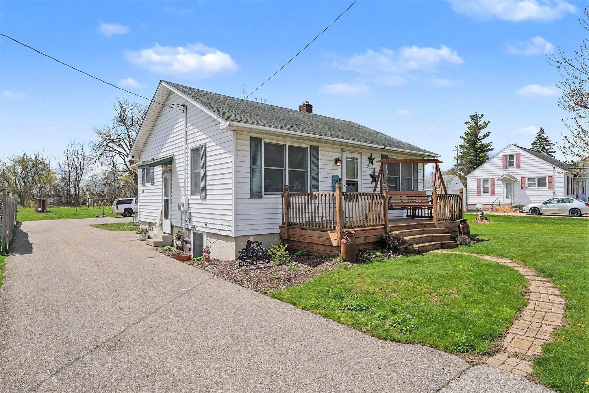119 Chippewa Street Property Photo 4