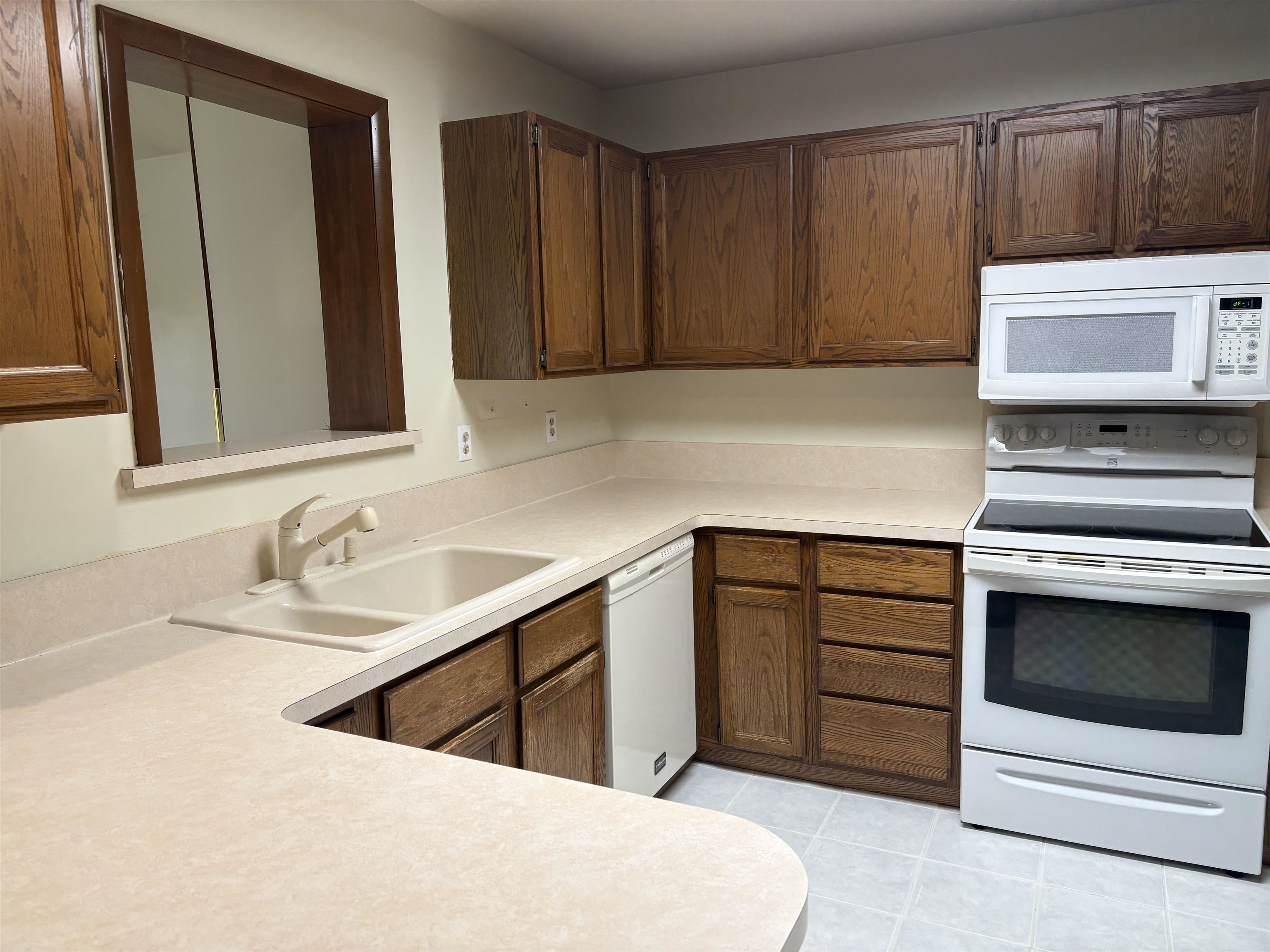 1390 Flushing Road Property Photo 5