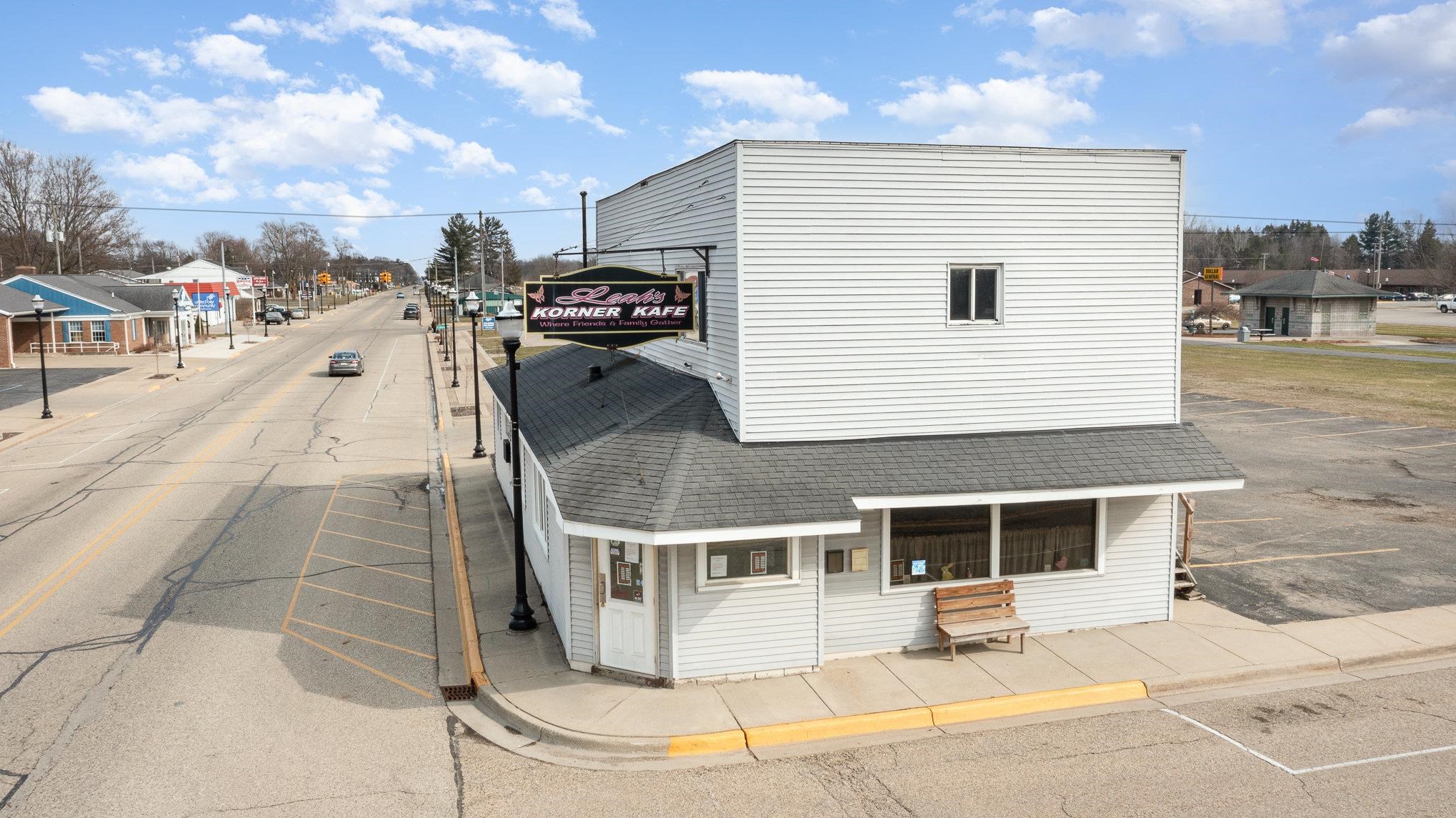 300 E Railway Street Property Photo 1