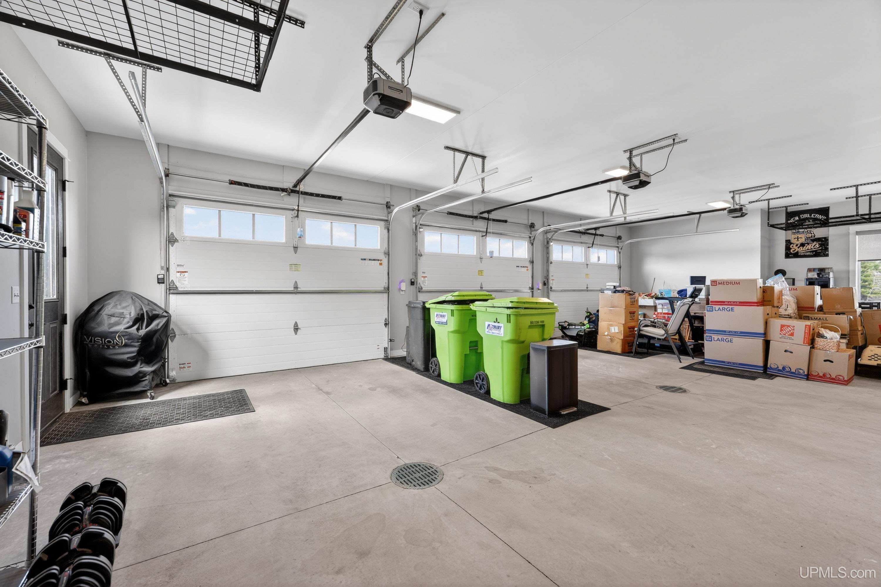 46647 Golf Drive Property Photo 32