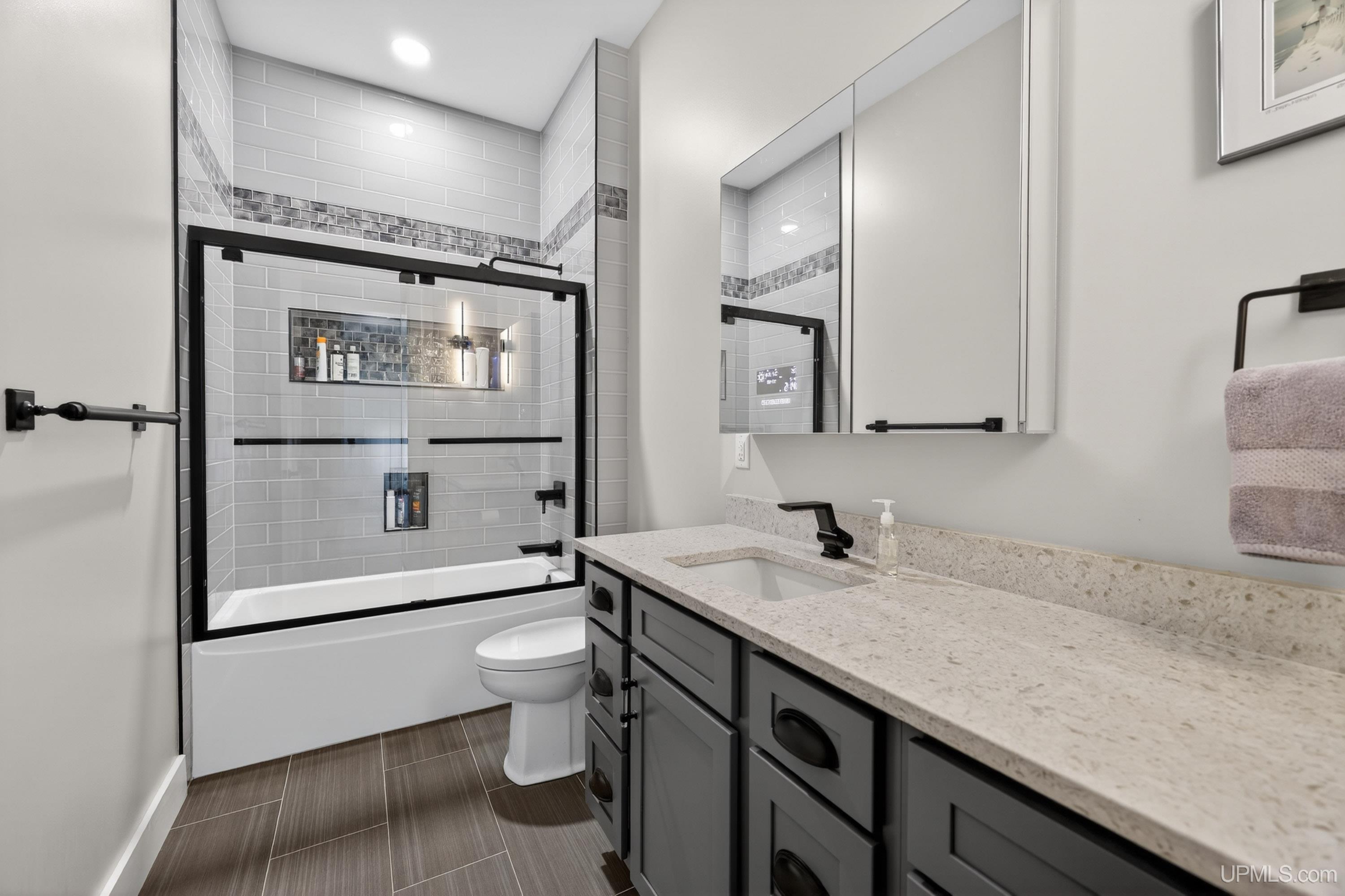 46647 Golf Drive Property Photo 36