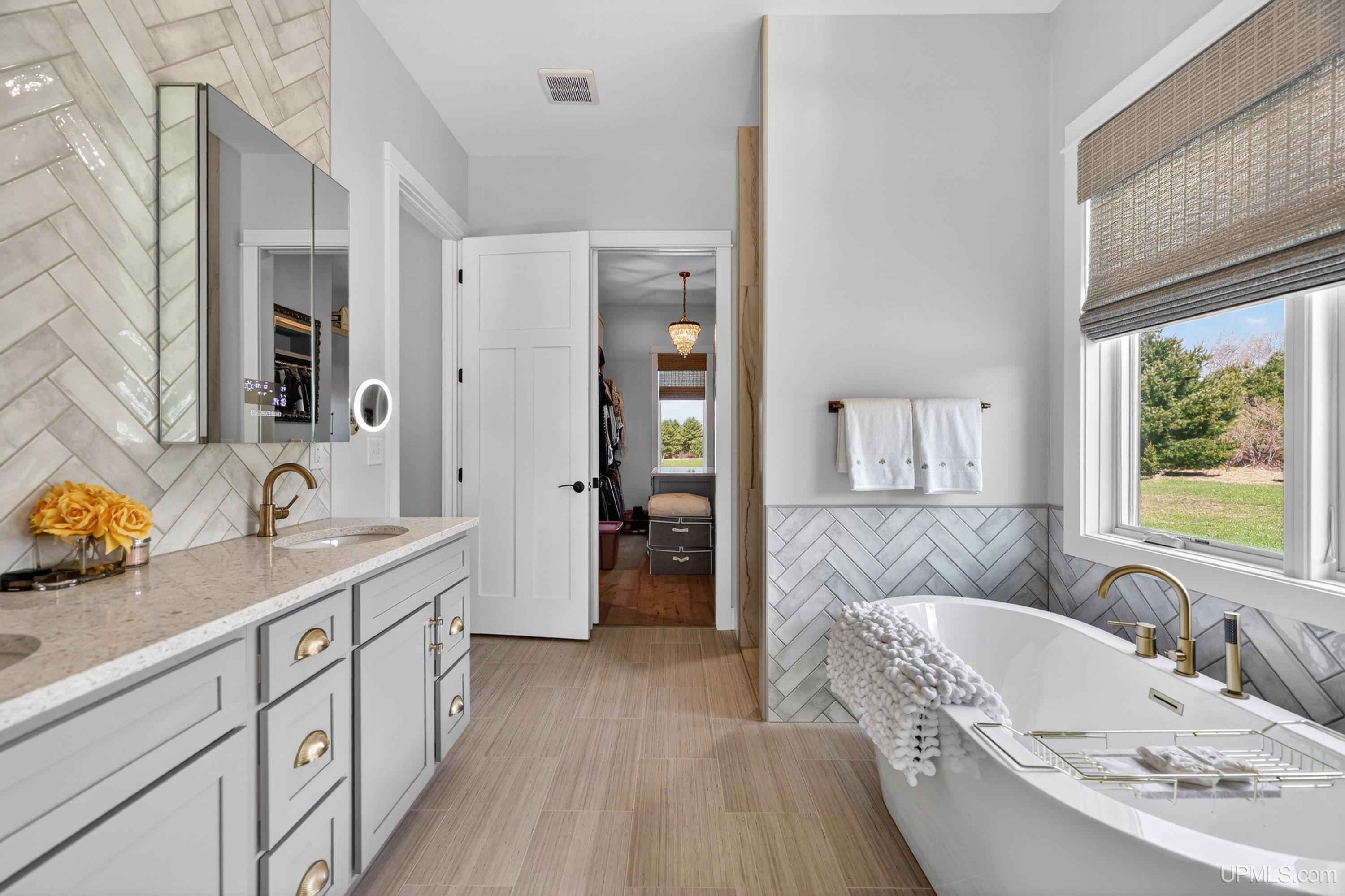 46647 Golf Drive Property Photo 43