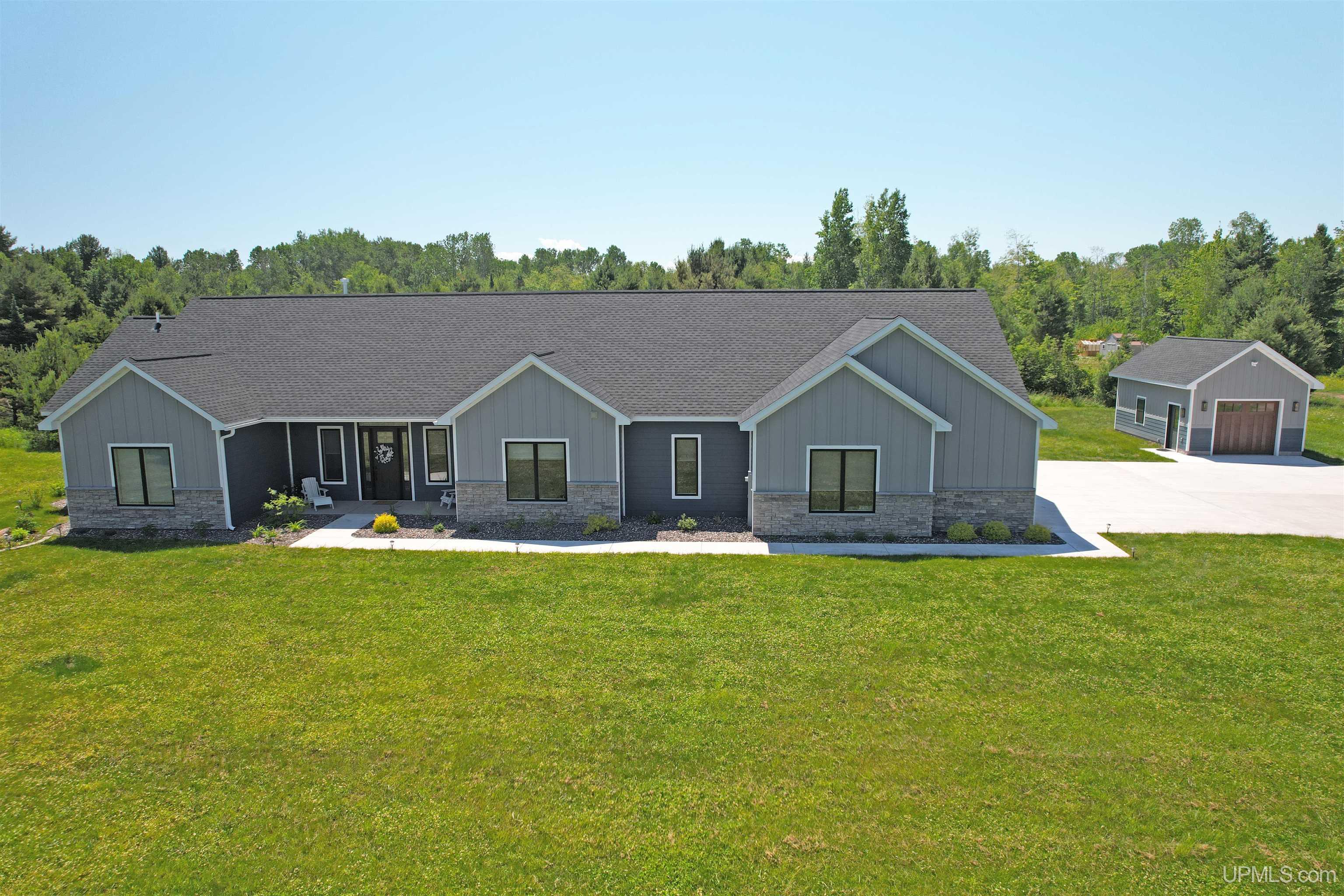 46647 Golf Drive Property Photo 48