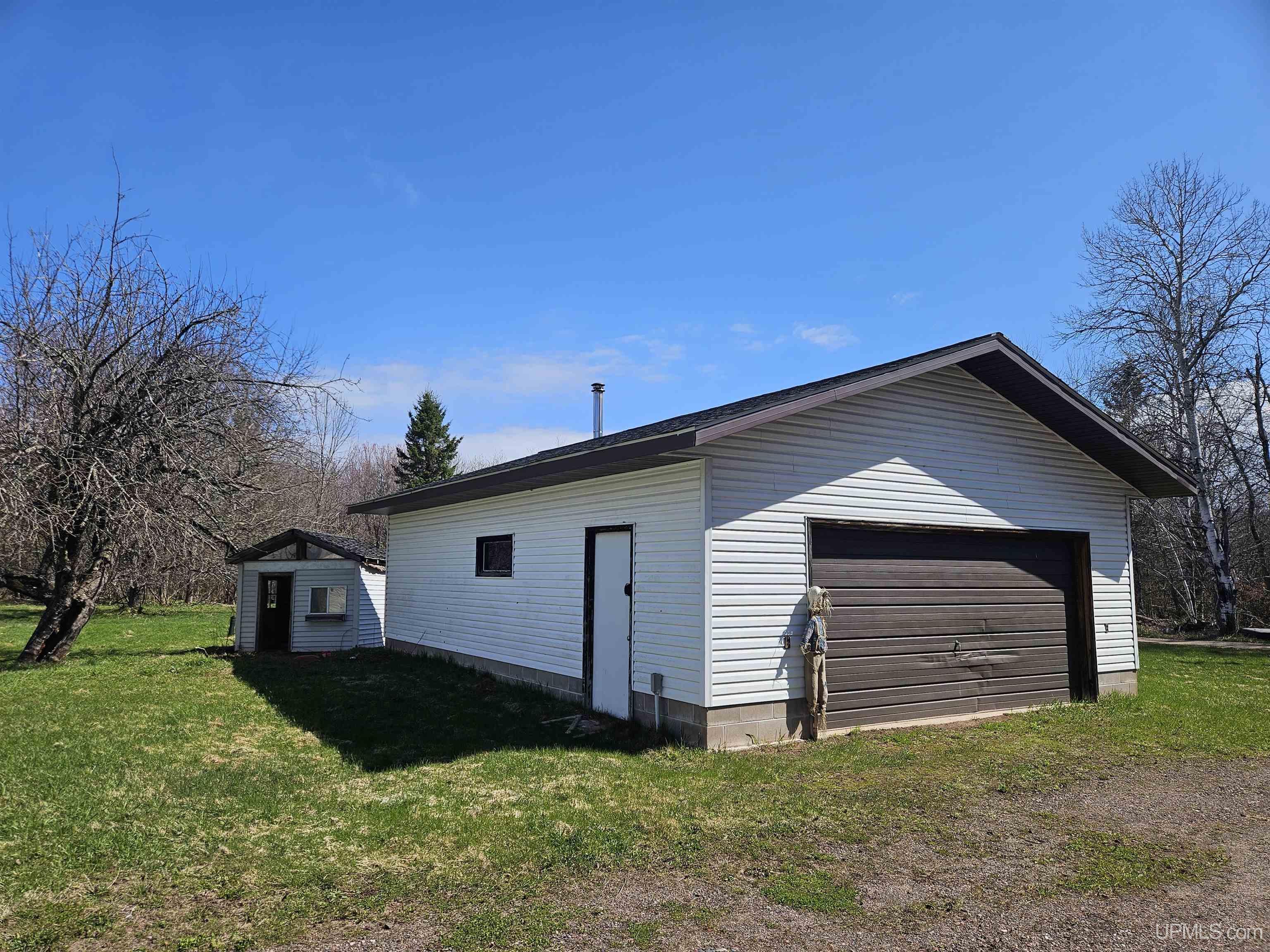 16672 Lakeshore Drive Property Photo 1