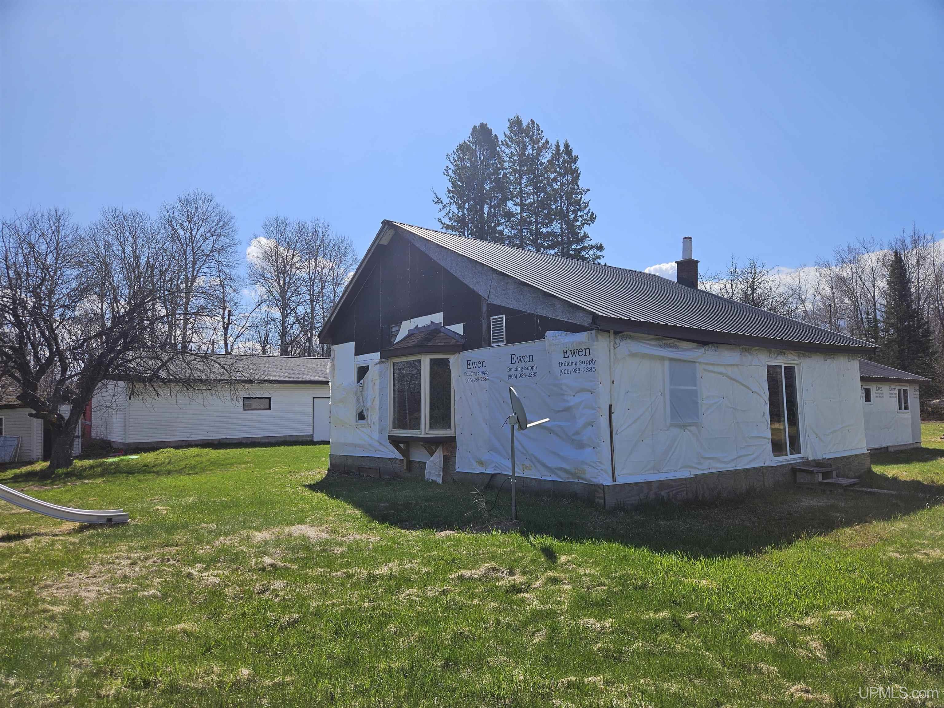 16672 Lakeshore Drive Property Photo 6