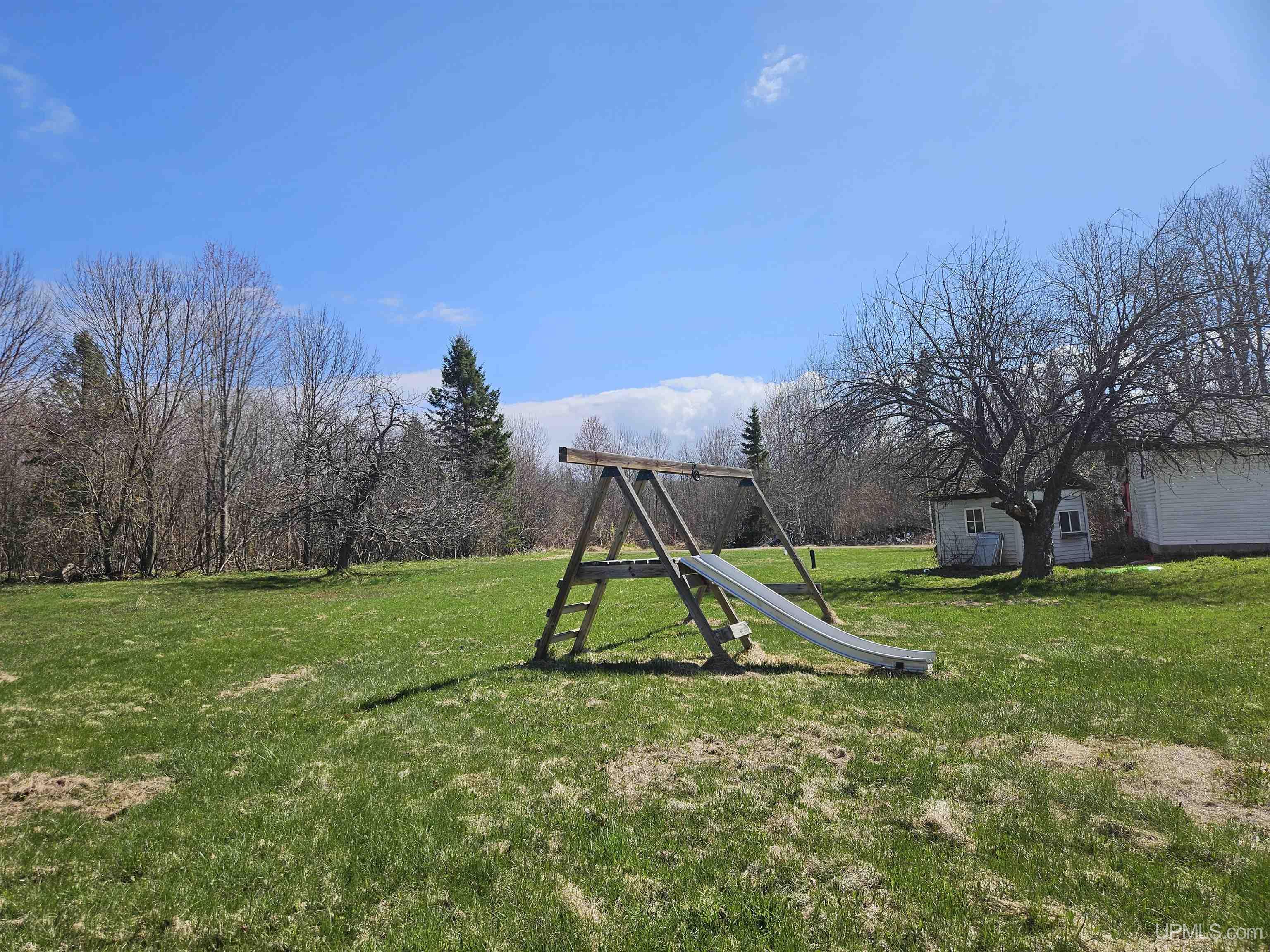 16672 Lakeshore Drive Property Photo 7