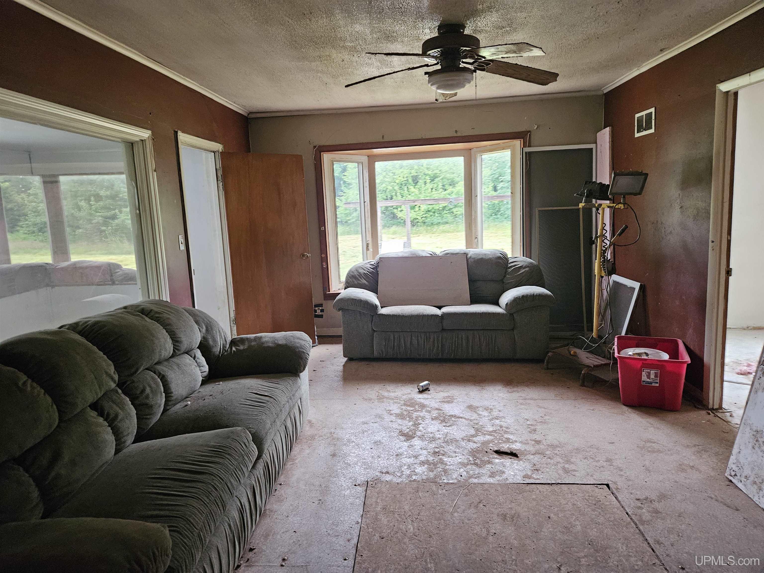 16672 Lakeshore Drive Property Photo 13