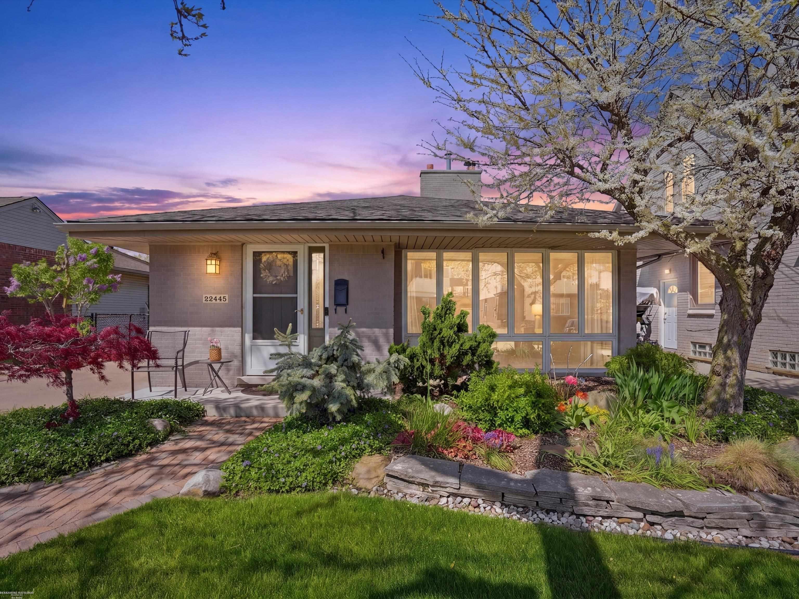 22445 Lange Street Property Photo 1