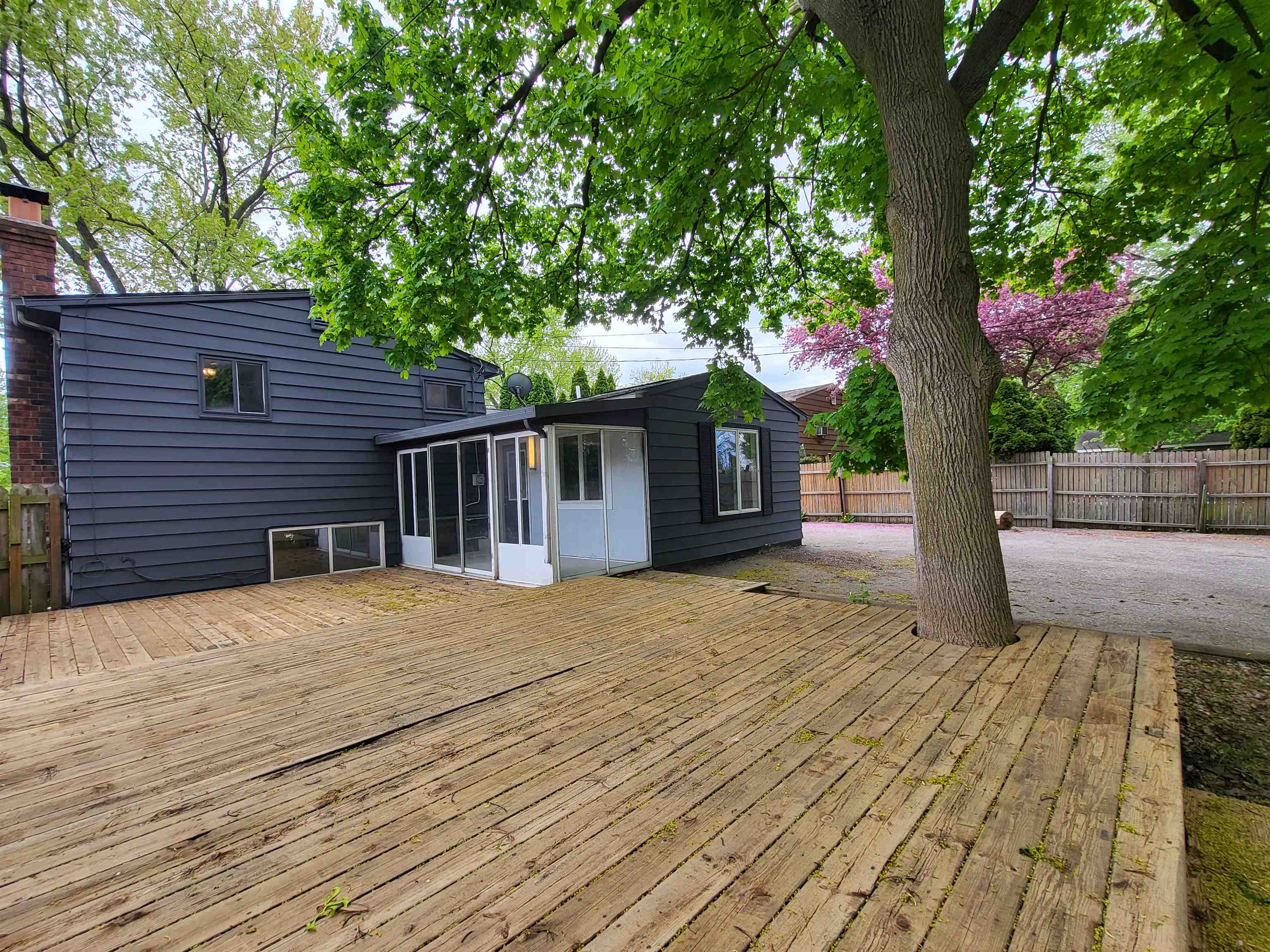 537 Clarion Street Property Photo 29