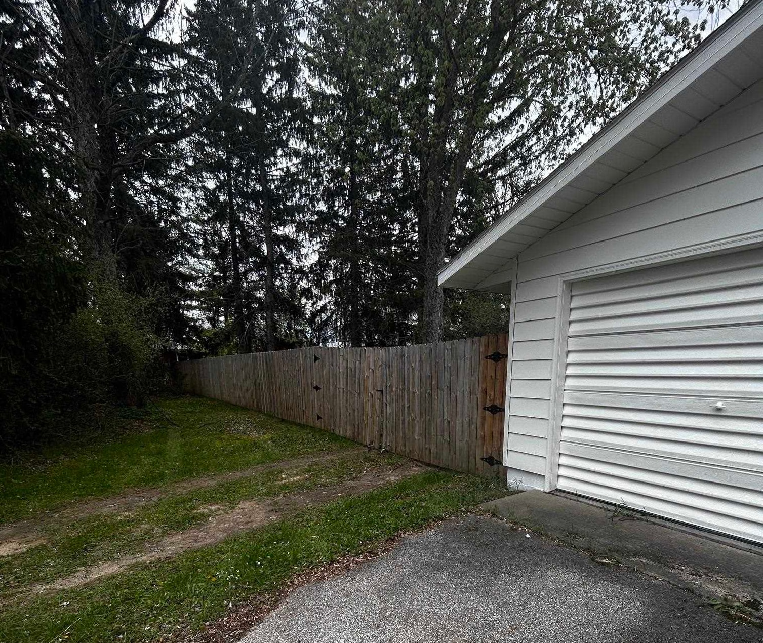 408 Glidden Road Property Photo 28