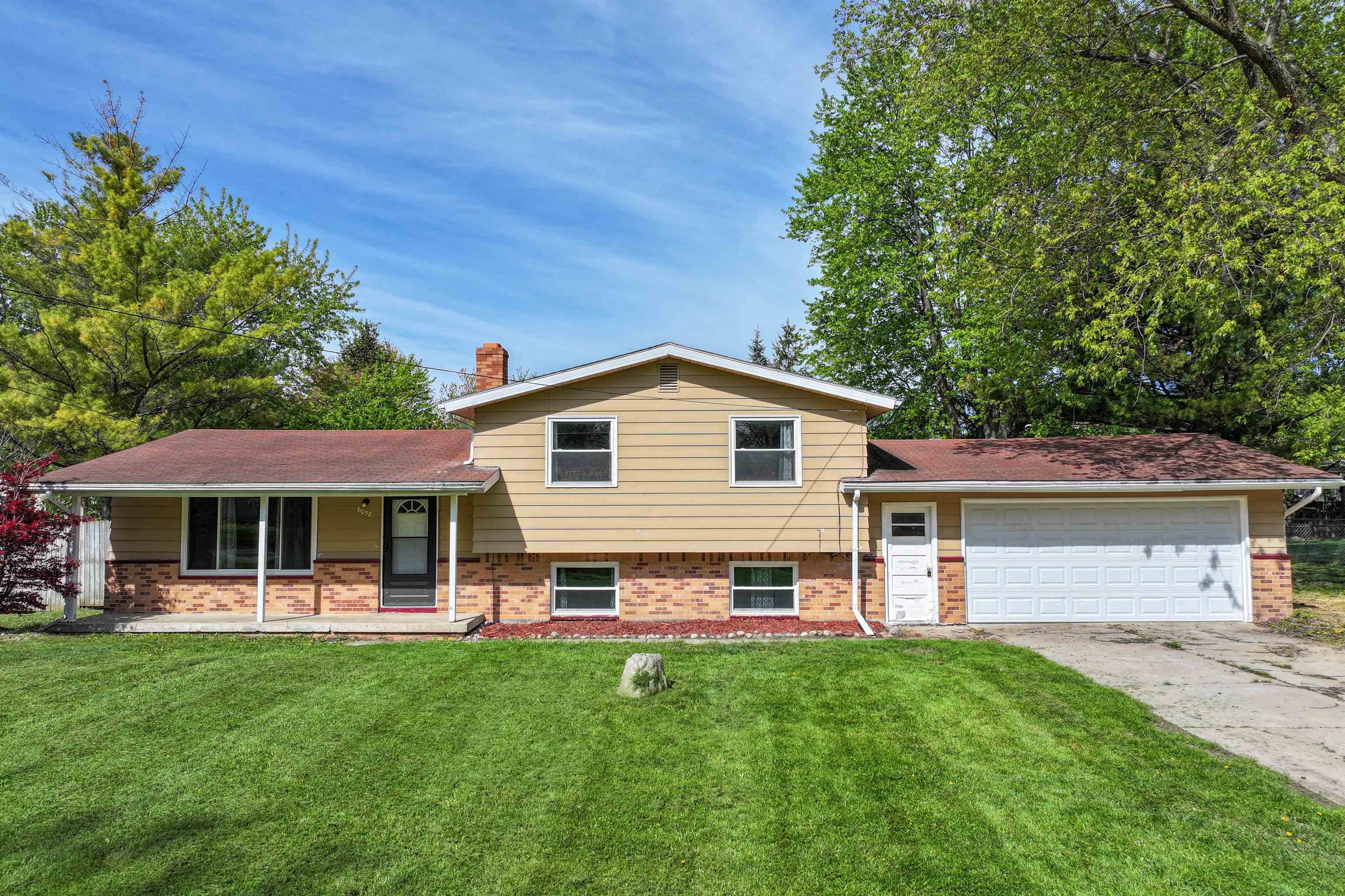 6058 Meadowwood Lane