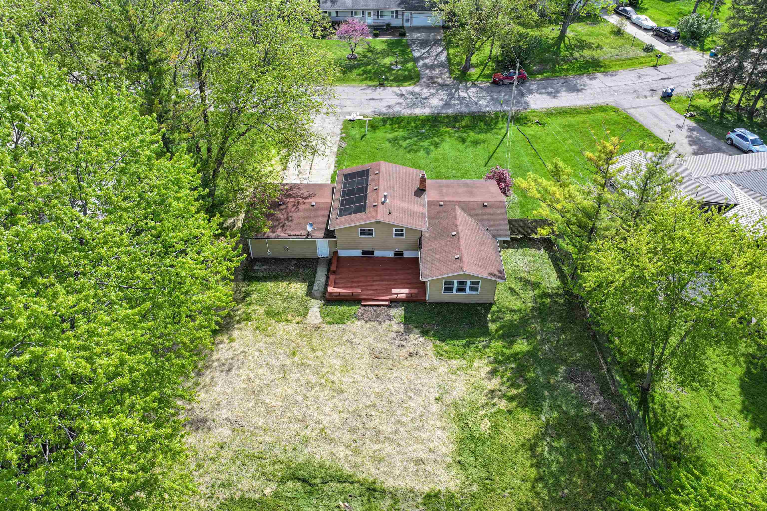 6058 Meadowwood Lane Property Photo 4