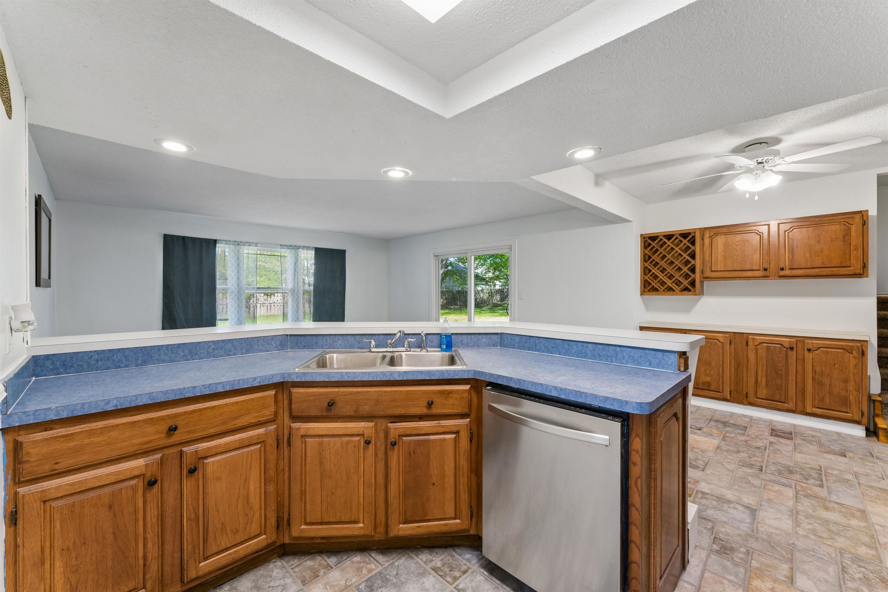 6058 Meadowwood Lane Property Photo 13