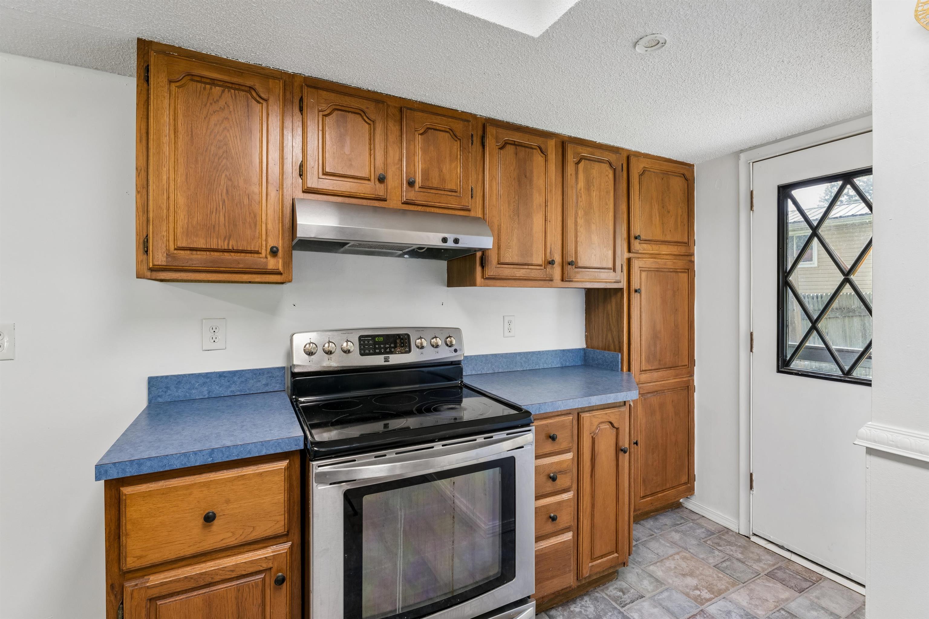 6058 Meadowwood Lane Property Photo 14