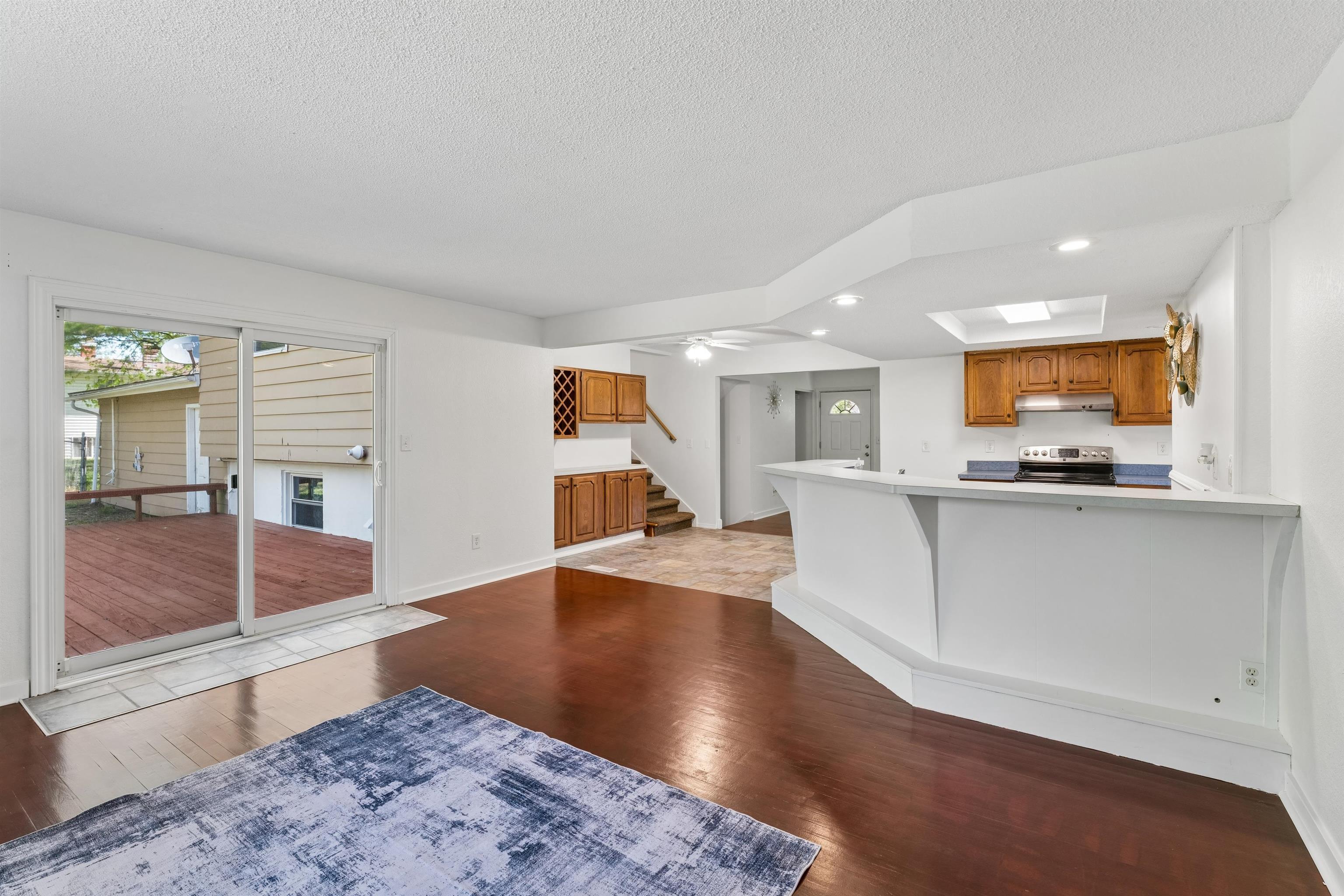 6058 Meadowwood Lane Property Photo 15