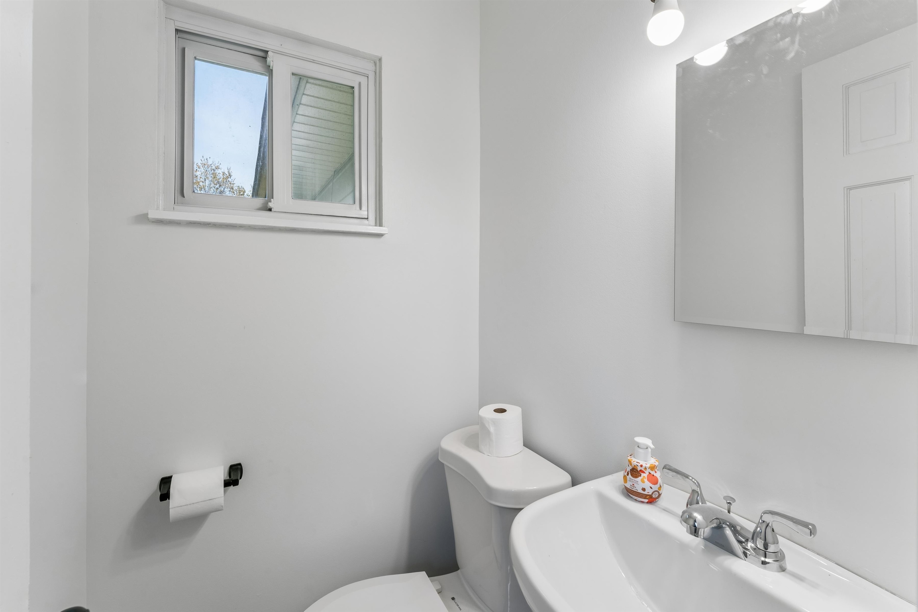 6058 Meadowwood Lane Property Photo 17
