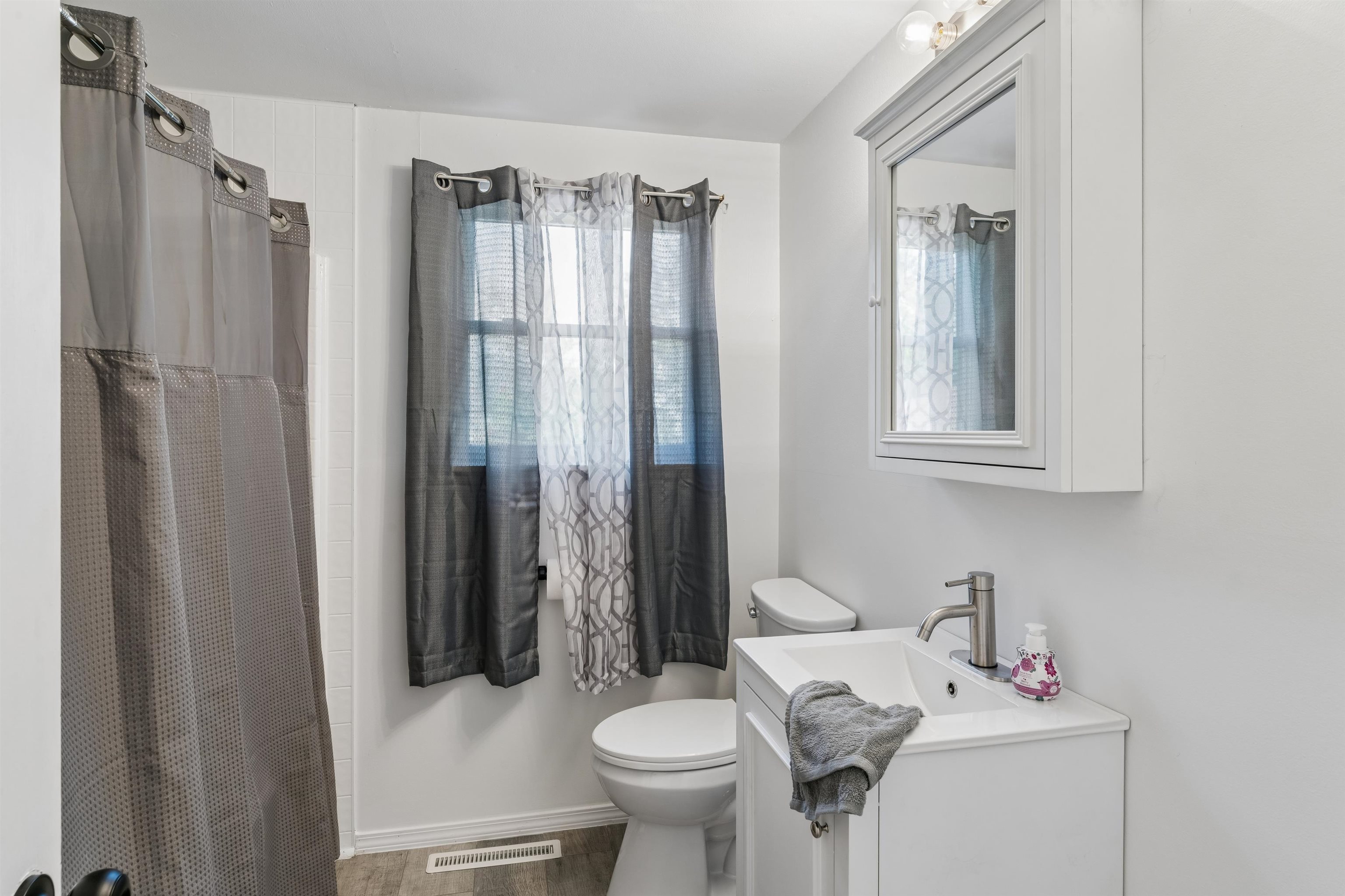 6058 Meadowwood Lane Property Photo 24
