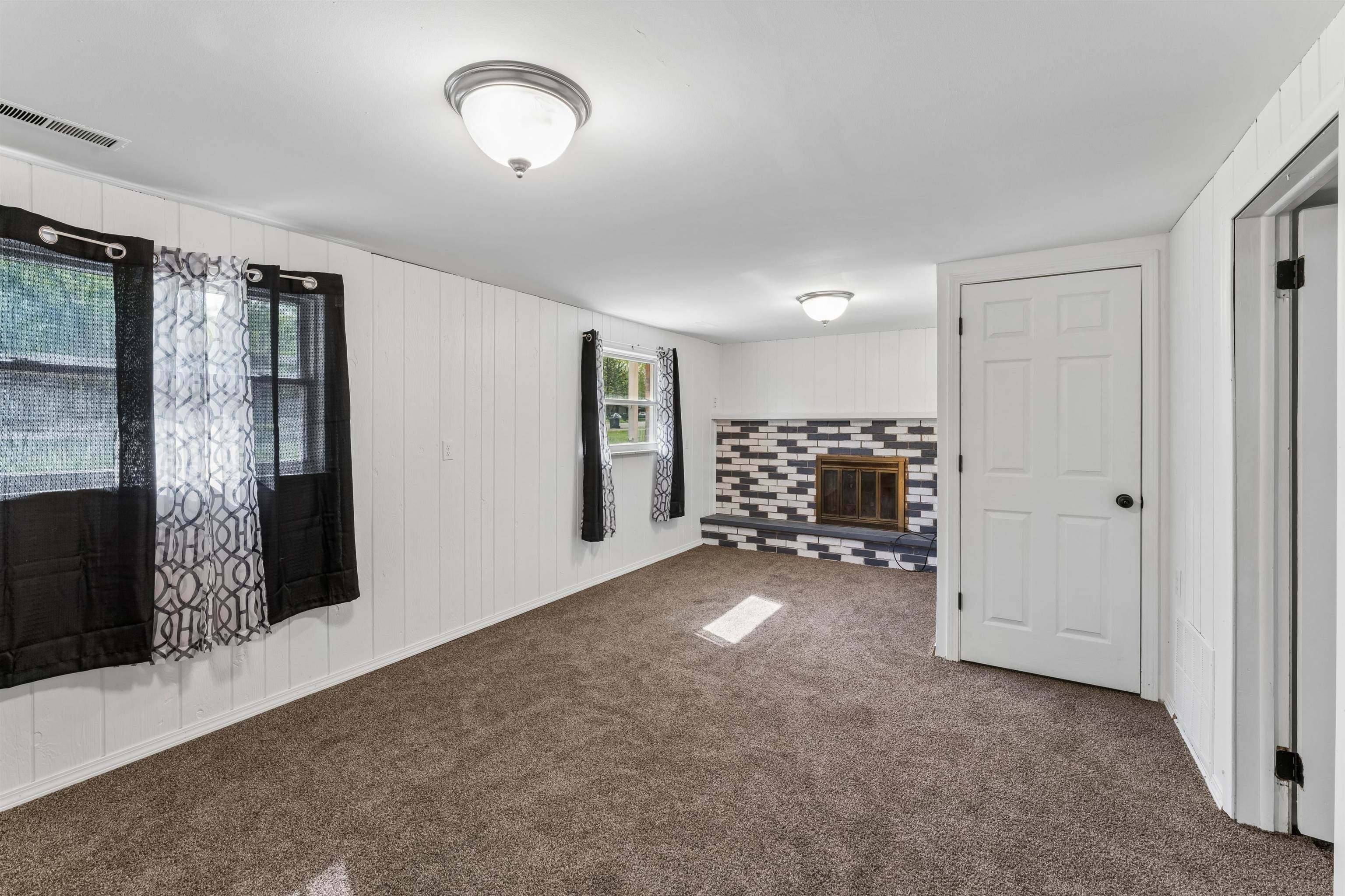 6058 Meadowwood Lane Property Photo 25