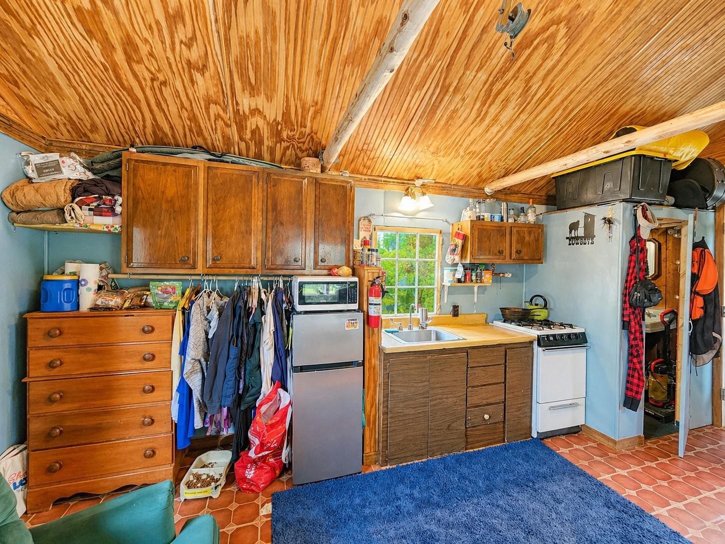 303 N Beverly Drive Property Photo 6