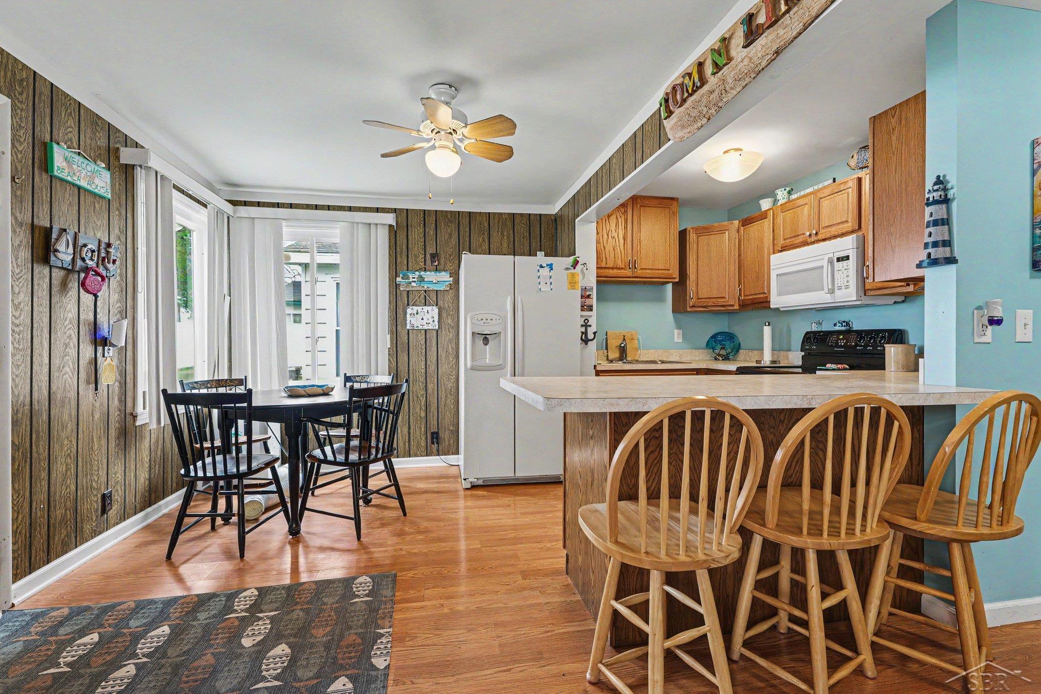 170 N Huron Road Property Photo 2