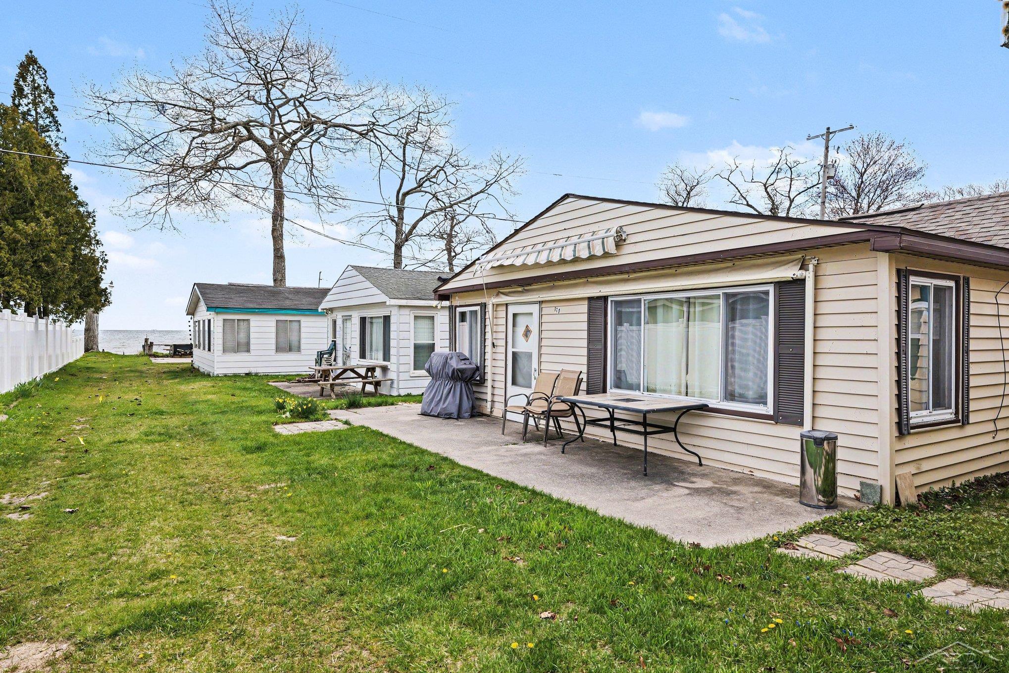 170 N Huron Road Property Photo 14
