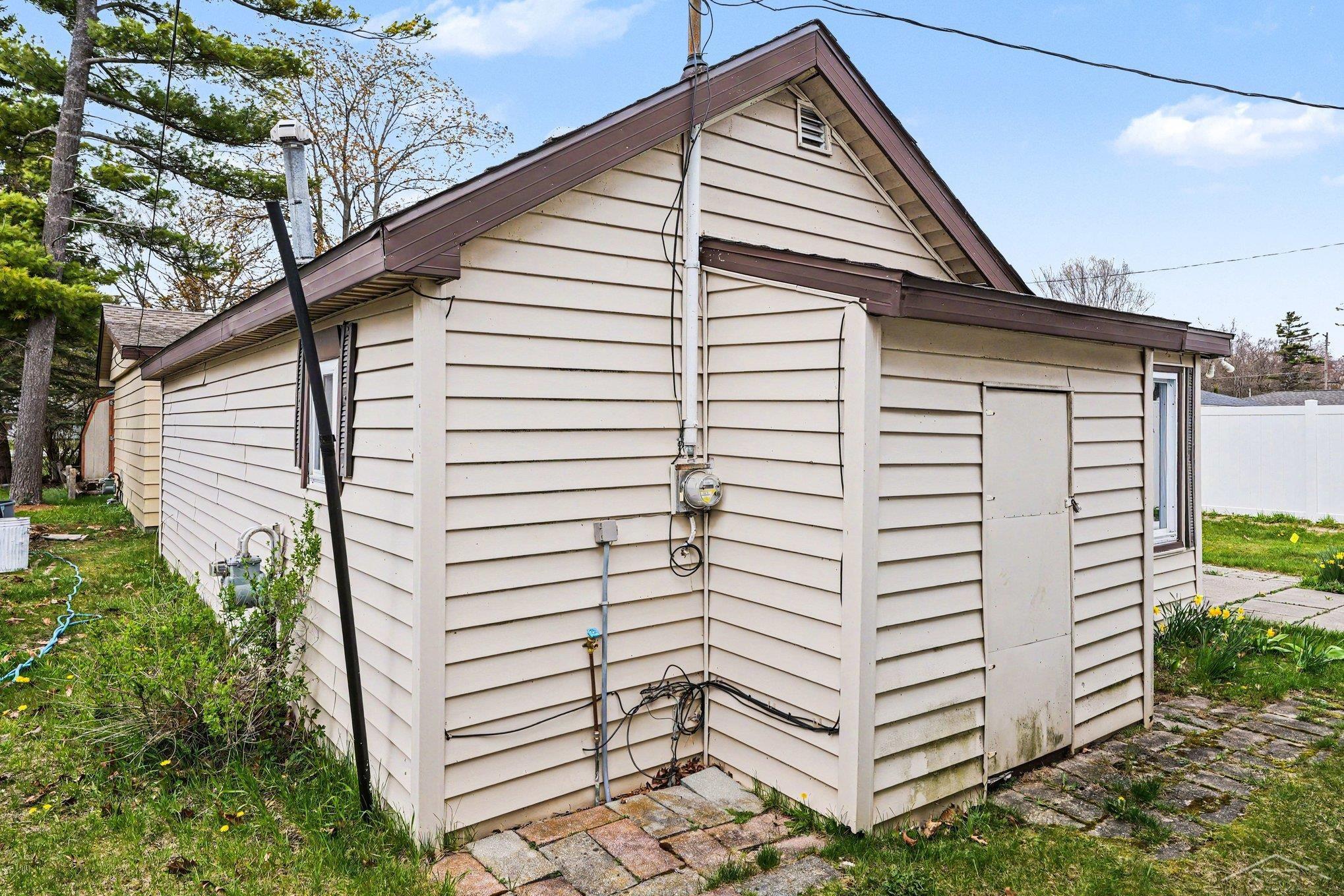 170 N Huron Road Property Photo 15