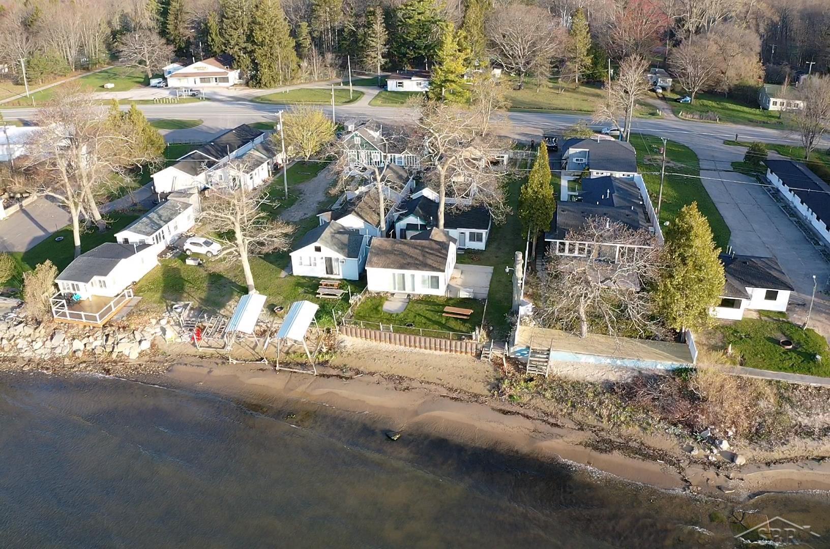 170 N Huron Road Property Photo 18